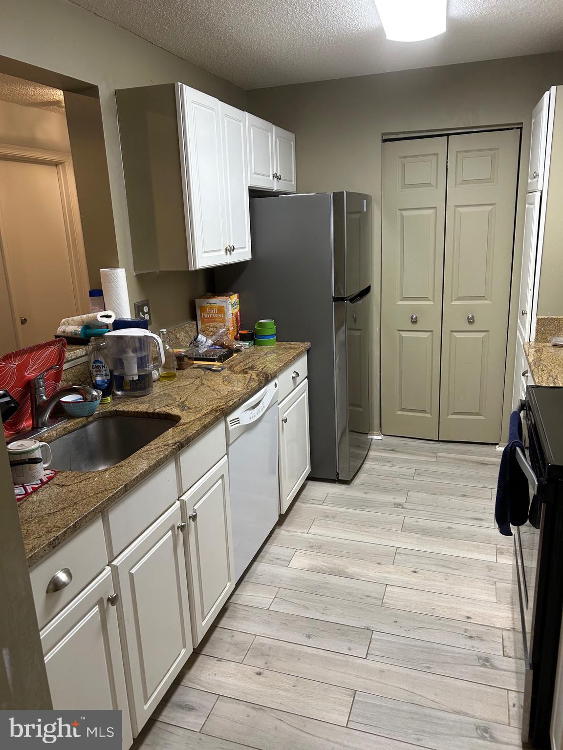 CHURCHILL VIEW - Residential Lease