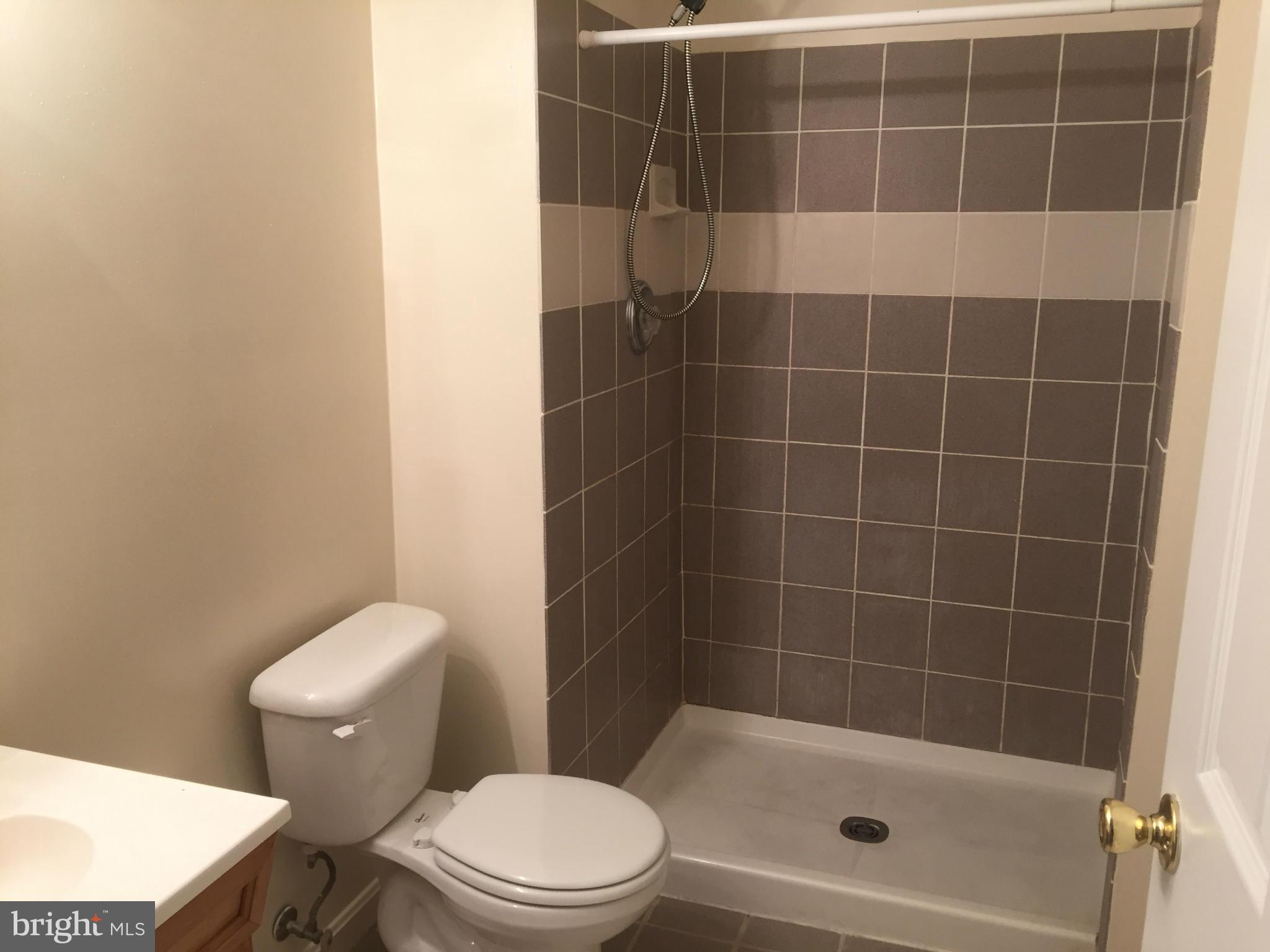 TIDEWATER COLONY - Residential Lease