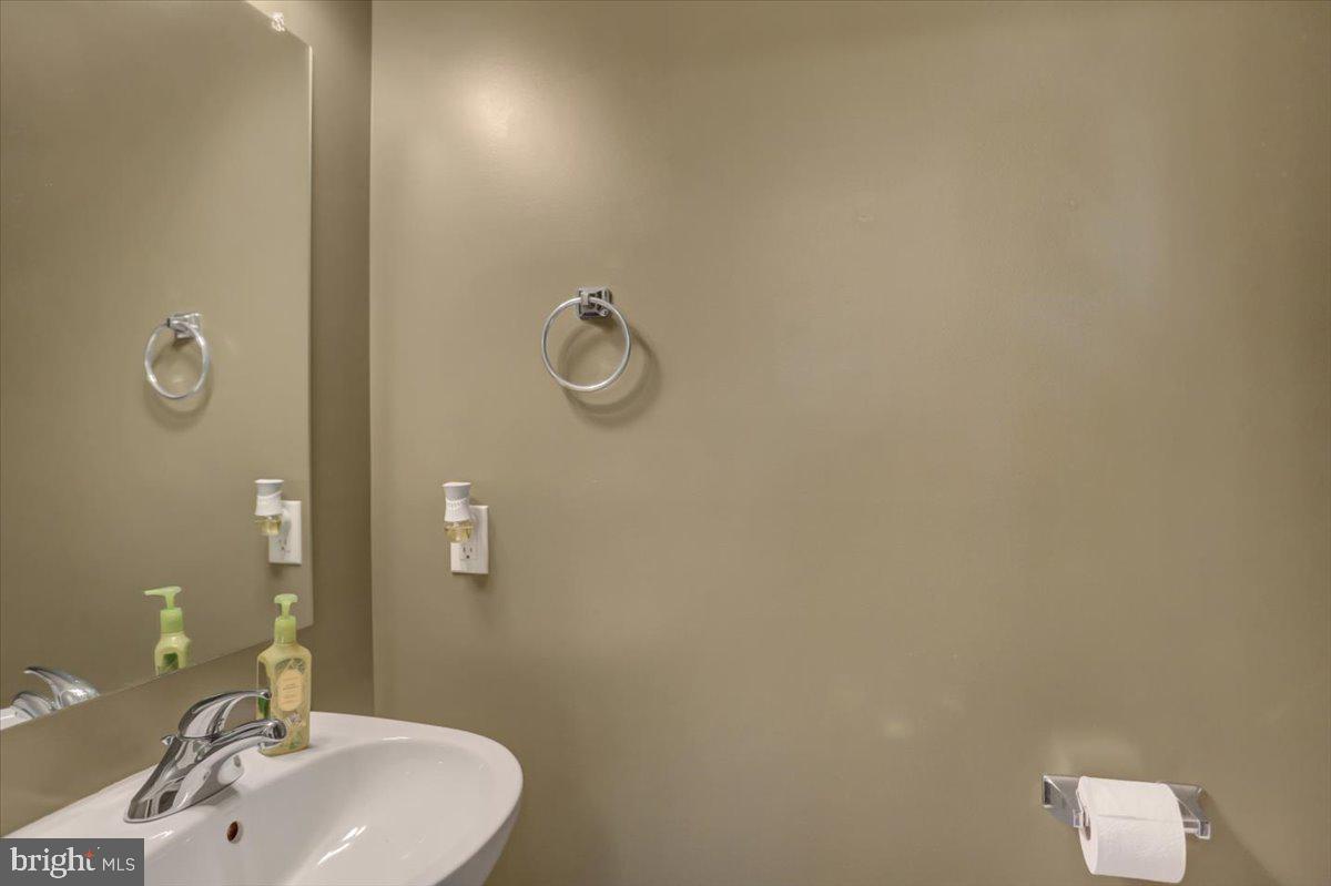 MOUNTAIN SHADOWS - Residential