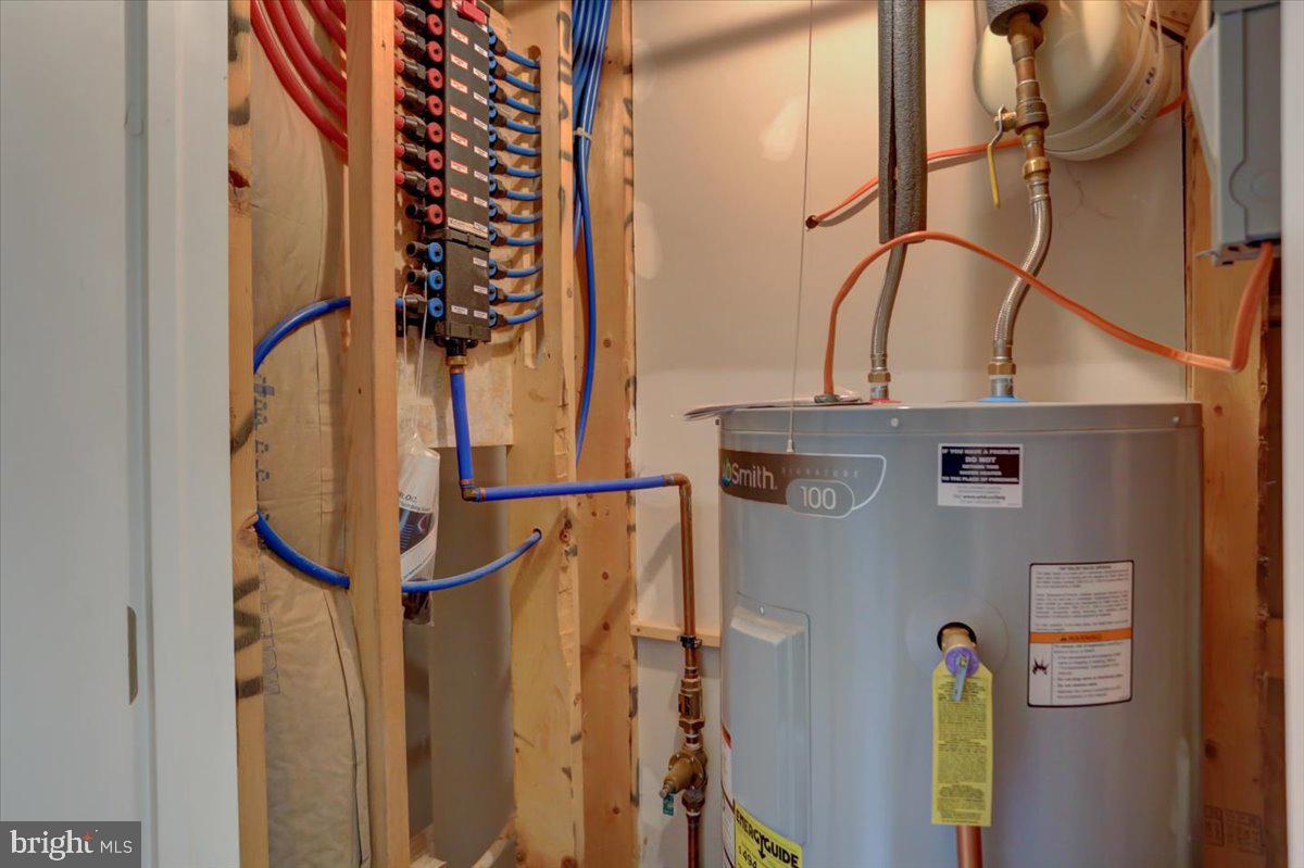 MOUNTAIN SHADOWS - Residential