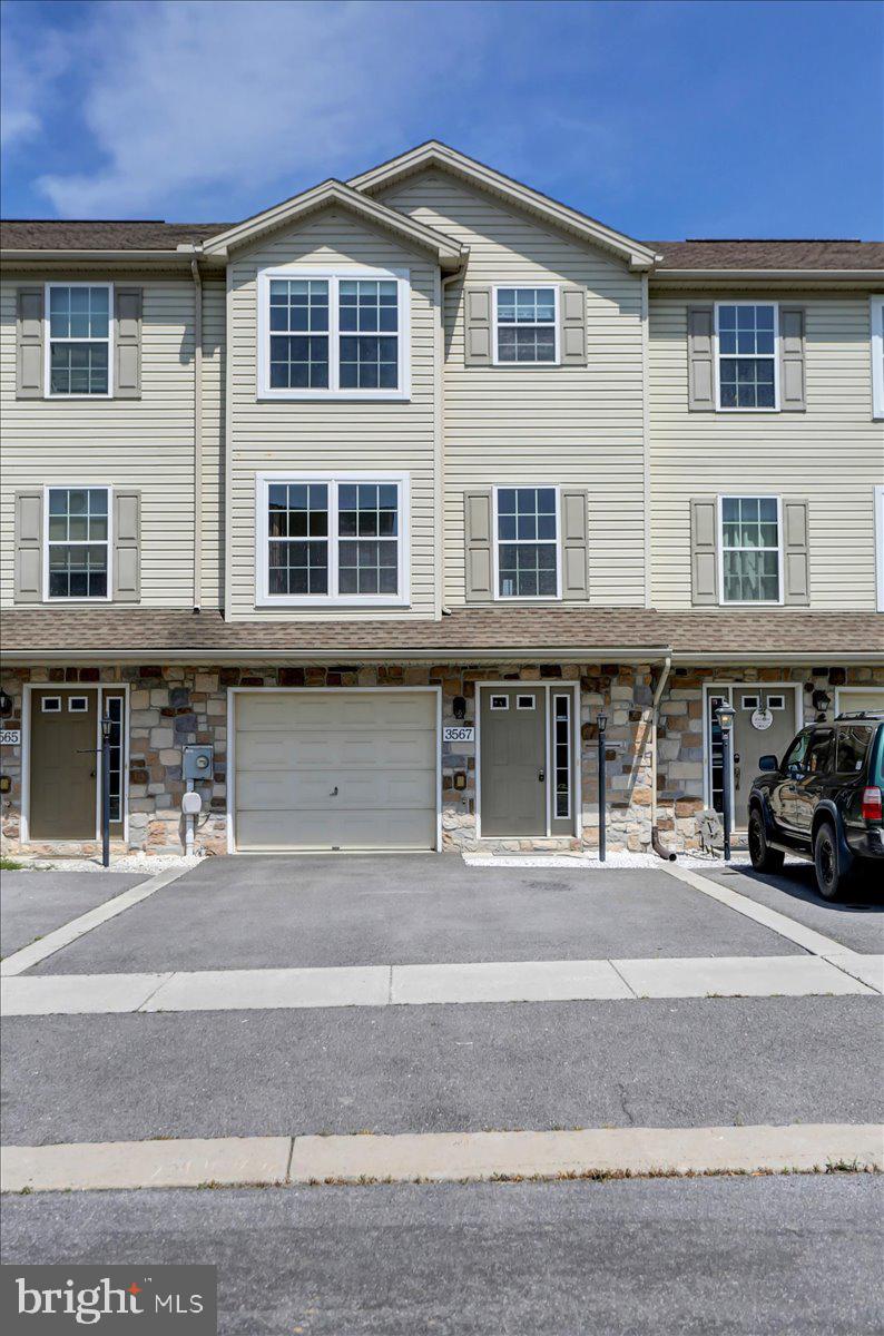 MOUNTAIN SHADOWS - Residential