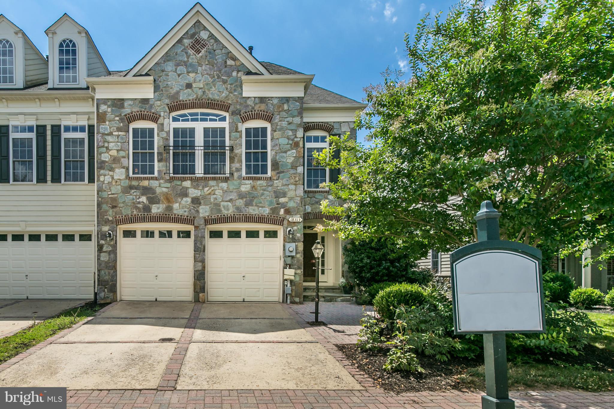 RIVER CREEK - Residential