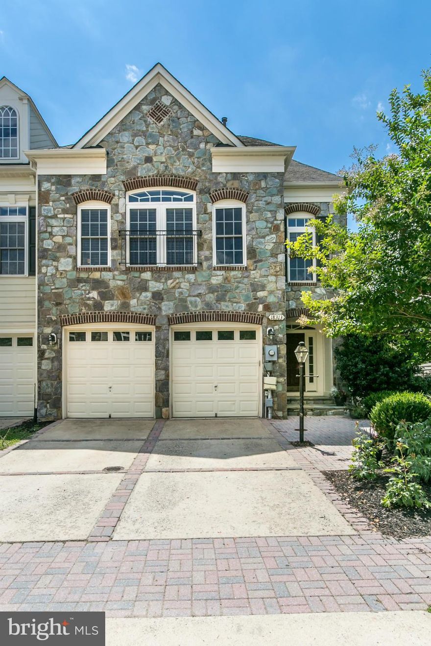 **OPEN SUN MARCH 12 1 PM TO 3 PM ** END UNIT TOWNHOUSE BACKING TO WOODS BUT  - 4500 SQFT ON 4  LEVELS WITH 5 BEDROOMS & 4.5 BATHS - SITUATED AT THE END OF A DEAD STREET - BEAUTIFUL COLONIAL HOME WITH BRAND NEW APPLIANCES - HARDWOOD FLOORING ON MAIN LEVEL.  WALKOUT LEVEL BASEMENT MAIN LEVEL LIVING WITH PARKING ON MAIN LEVEL - NO EXTRA STAIRS TO CONTEND WITH