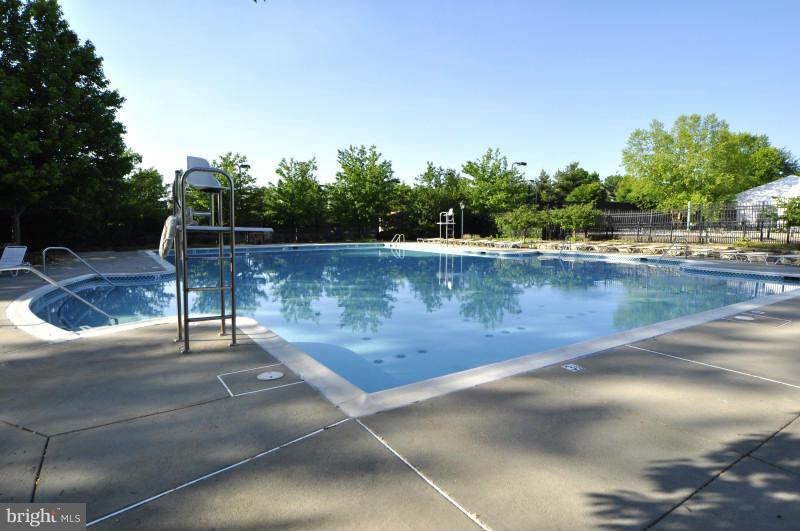 RIVER CREEK - Residential