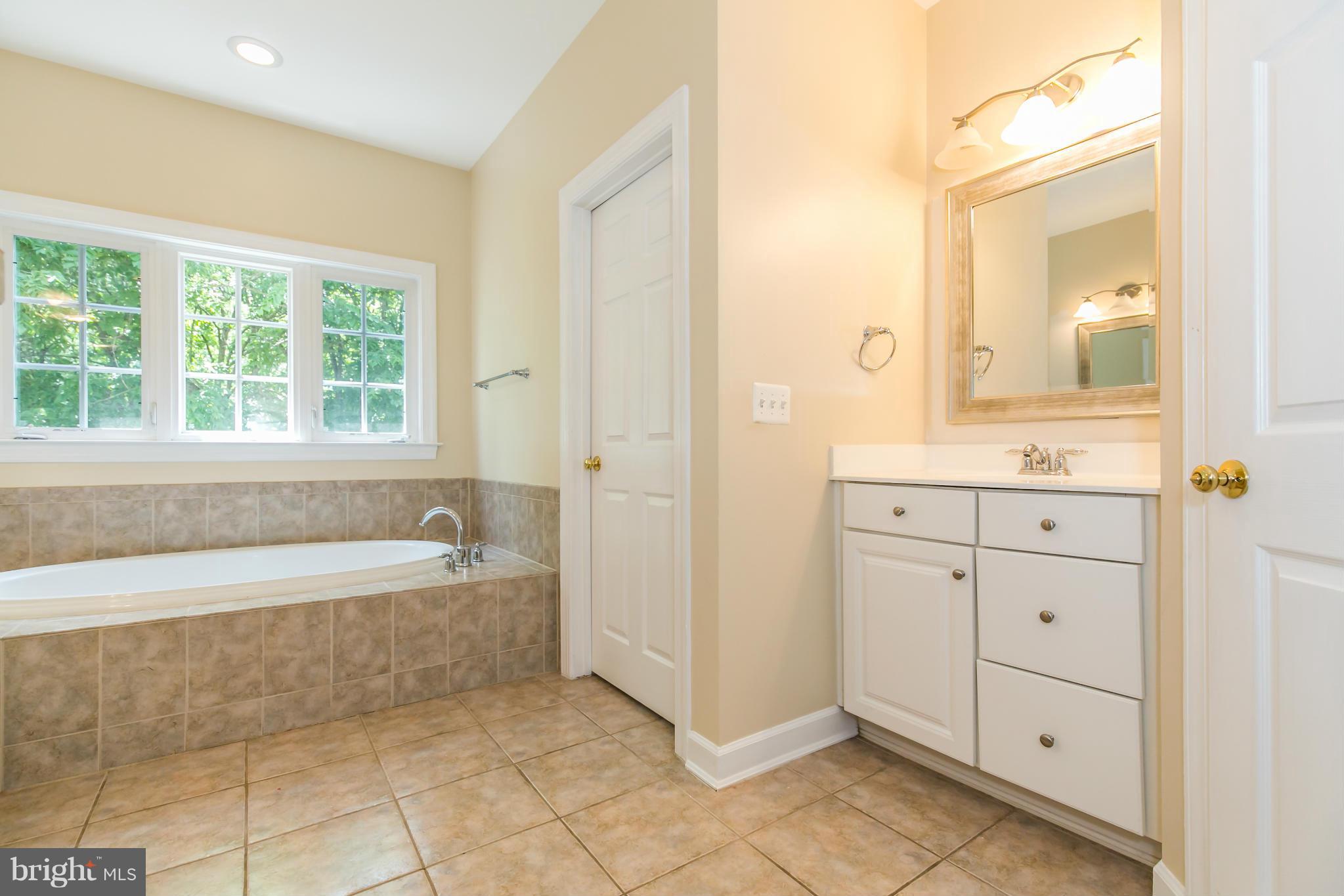 RIVER CREEK - Residential