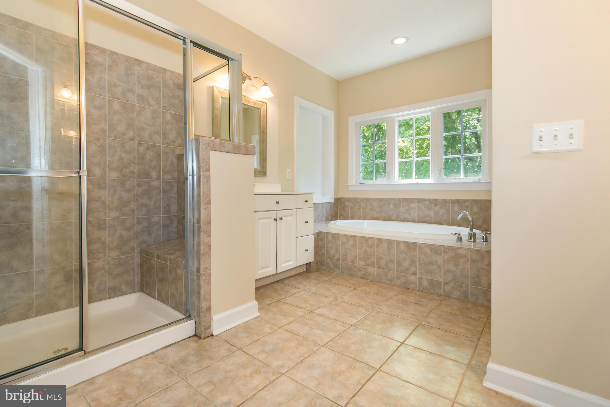 RIVER CREEK - Residential