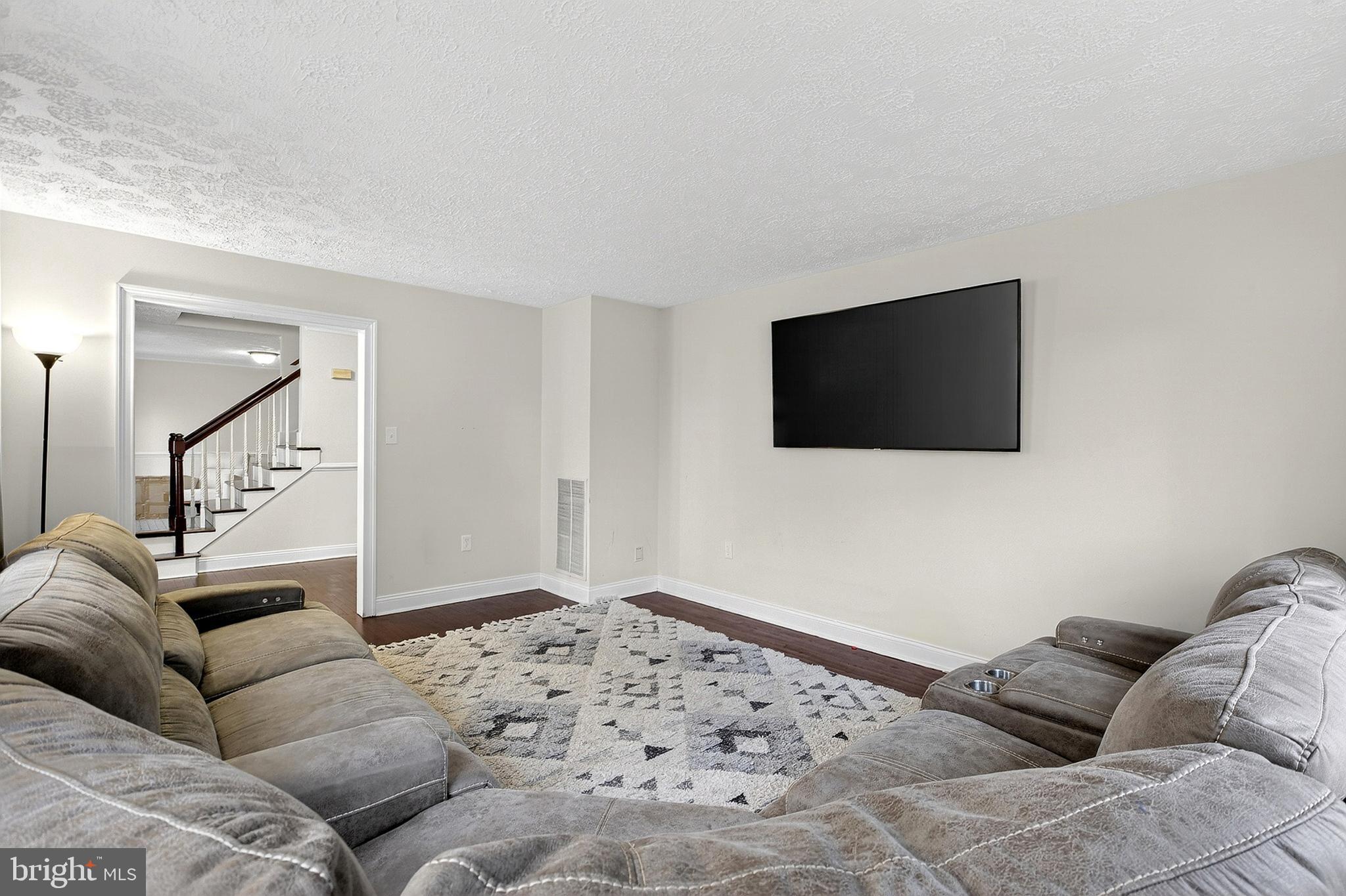 106 PINE NEEDLE DRIVE