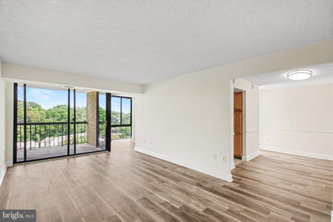 Photo of 4500 S Four Mile Run Drive #1226, ARLINGTON, VA 22204 (MLS # VAAR2075922)