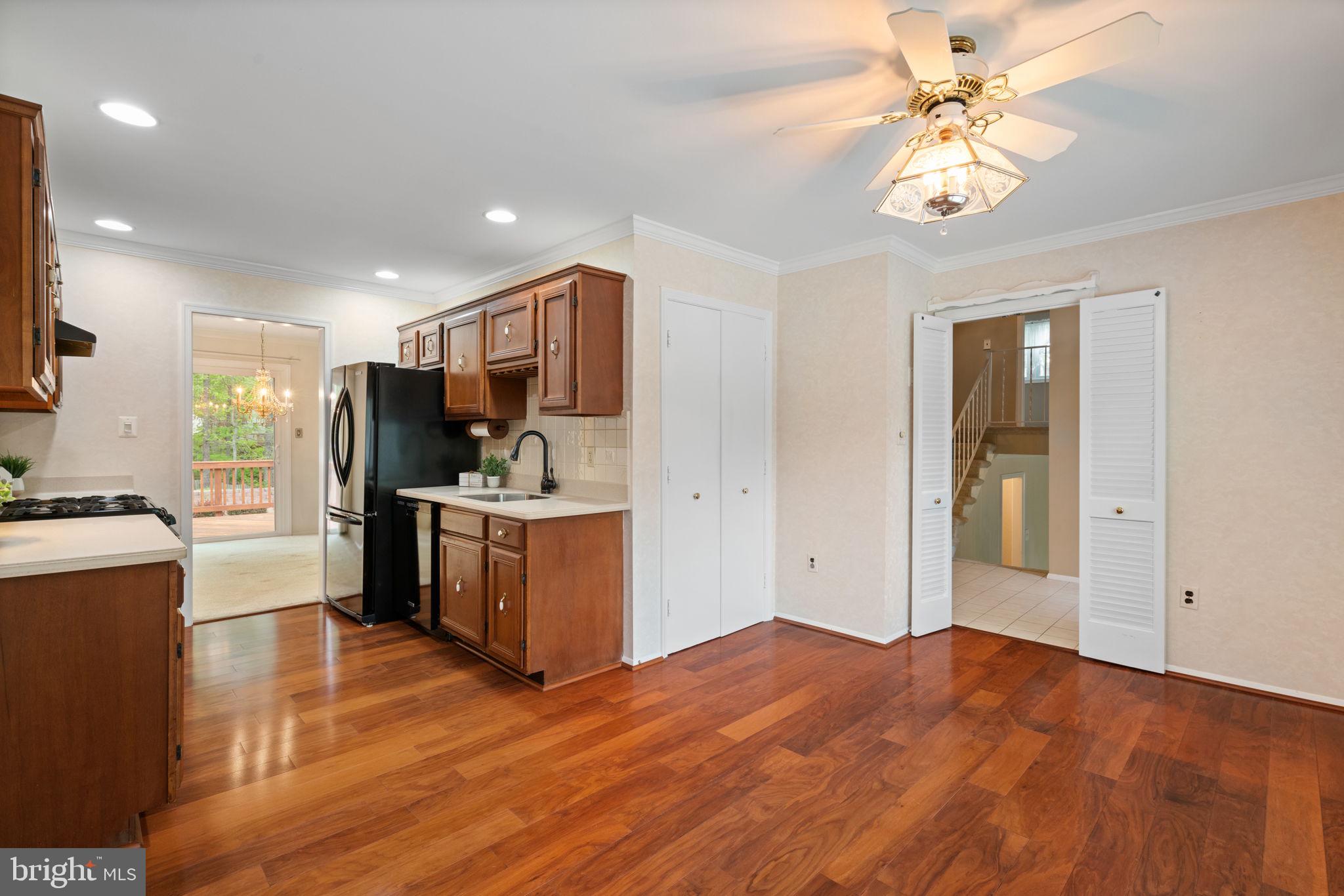 LAKE RIDGE - Residential