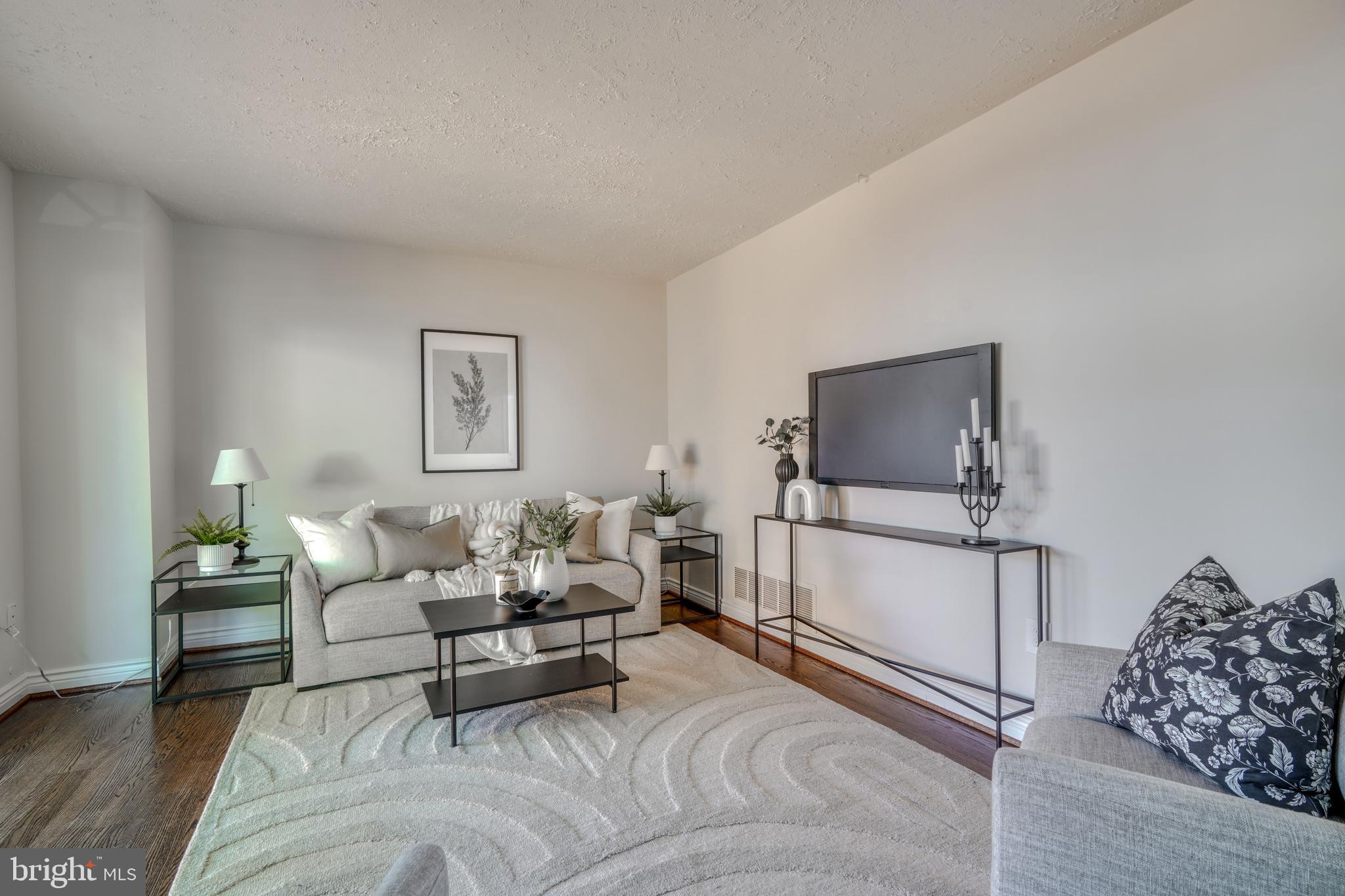 CROFTON SQUARE - Residential