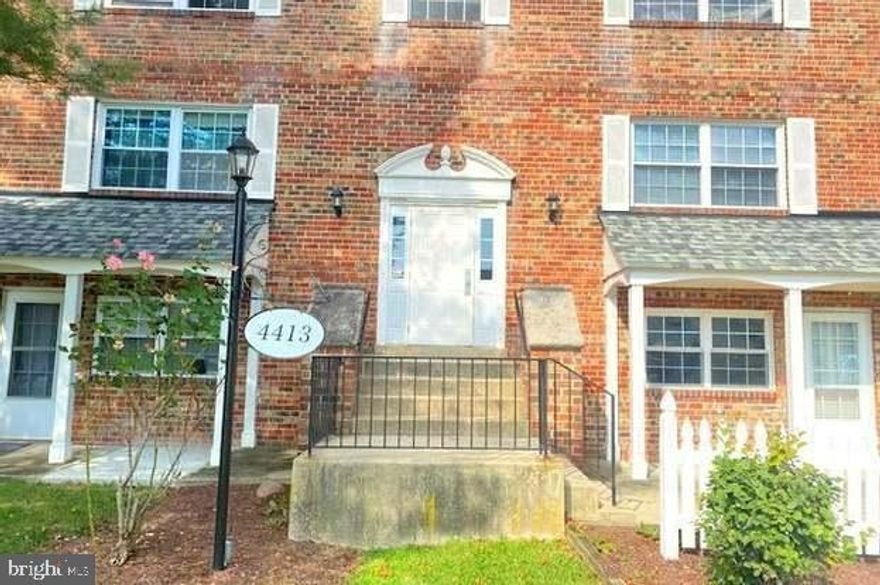 A beautiful and updated 1 bedroom 1 bath condo.  Great location, close to great restaurants, shopping, public transportation and 495.   Process online application if interested! Looking for a strong tenant with good references and solid income.