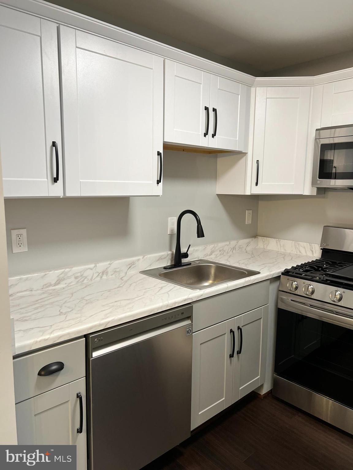 MONTPELIER VILLAGE - Residential Lease