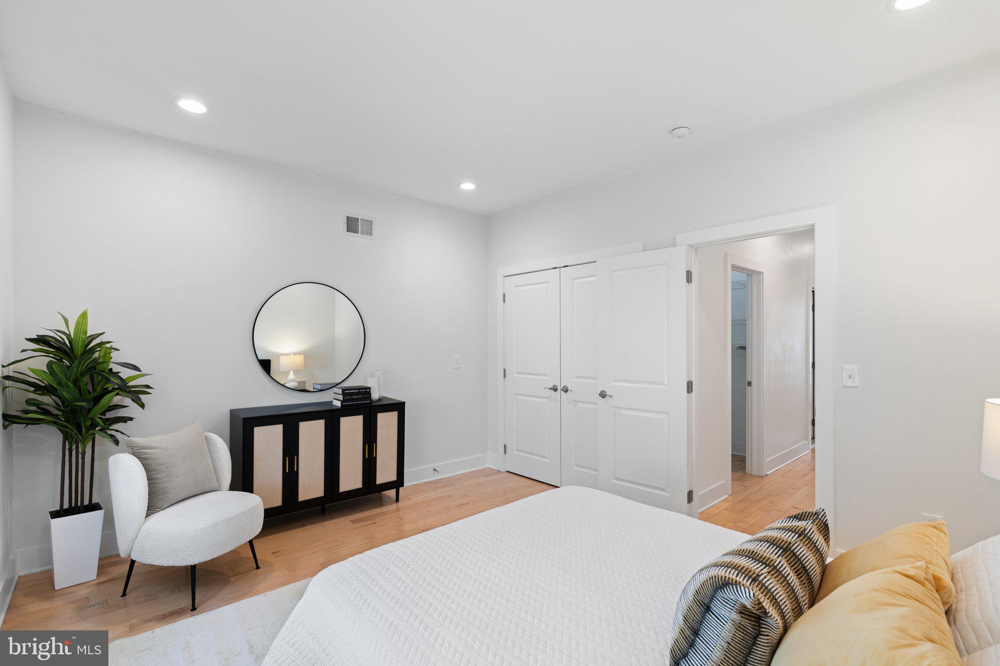 GRADUATE HOSPITAL - Residential