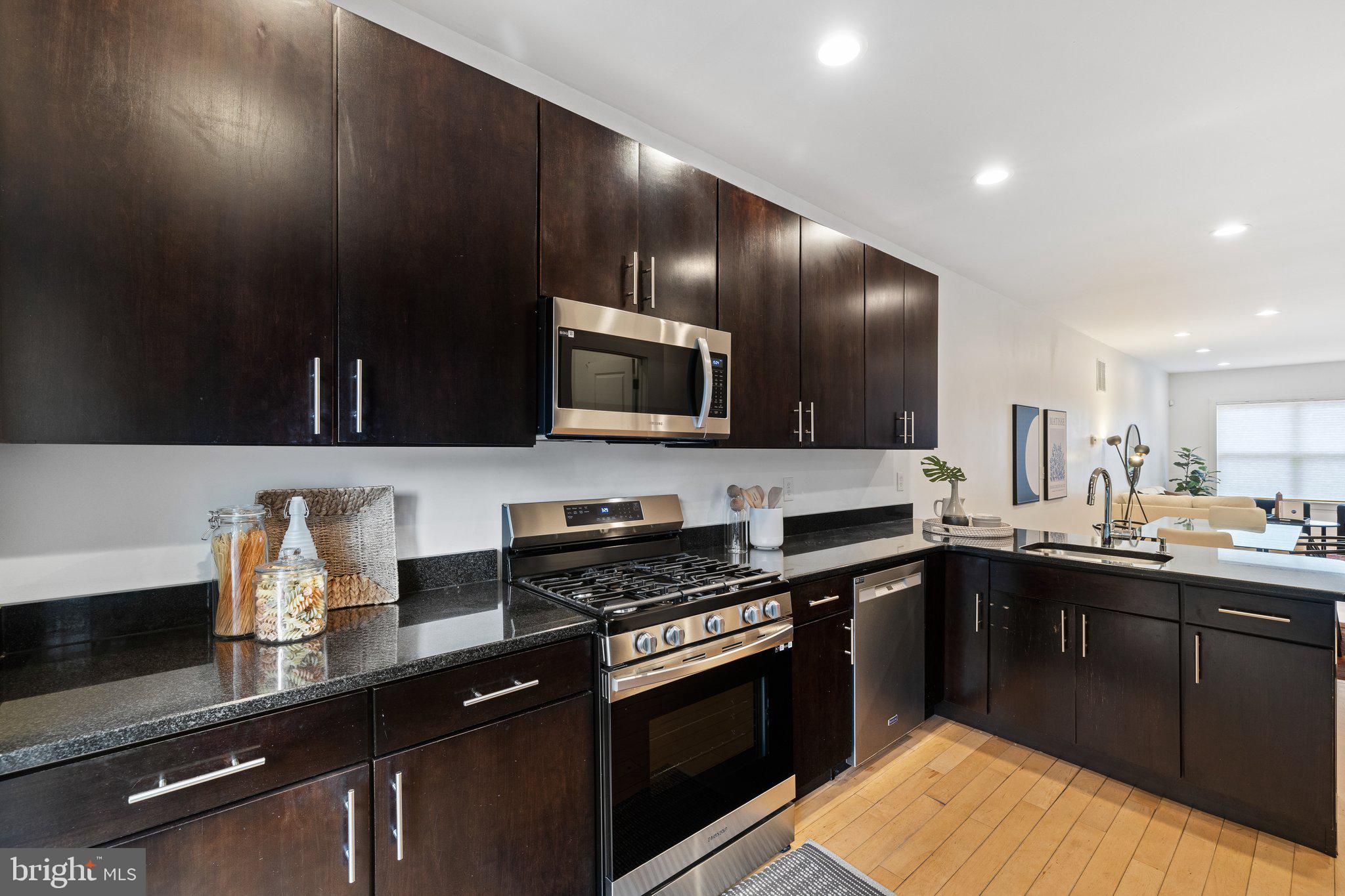 GRADUATE HOSPITAL - Residential