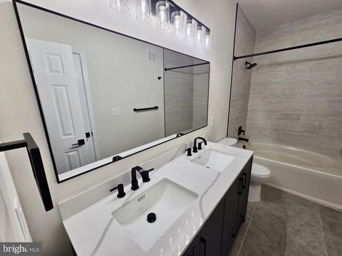 13504 DERRY GLEN COURT 201 GERMANTOWN MD 20874