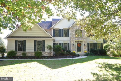 Photo of 1346 Bryan Drive, Lancaster, PA 17601 (MLS # PALA2058920)