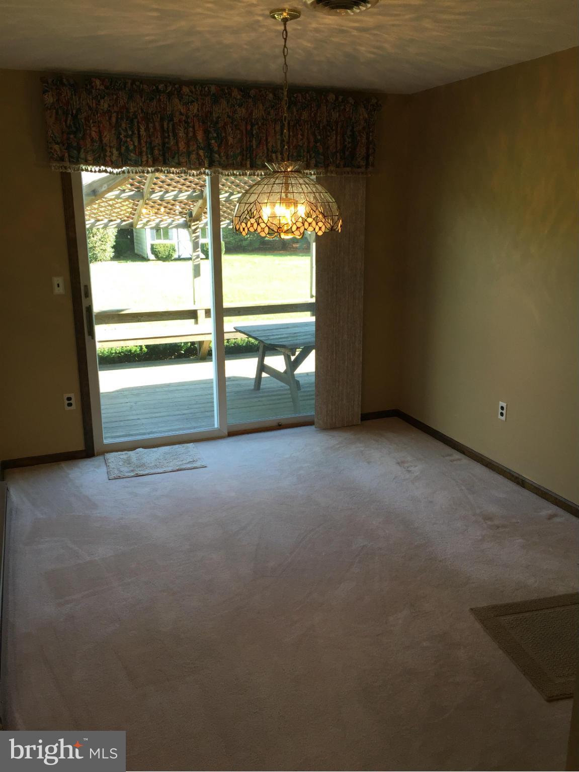 TUCKAHOE SPRINGS - Residential