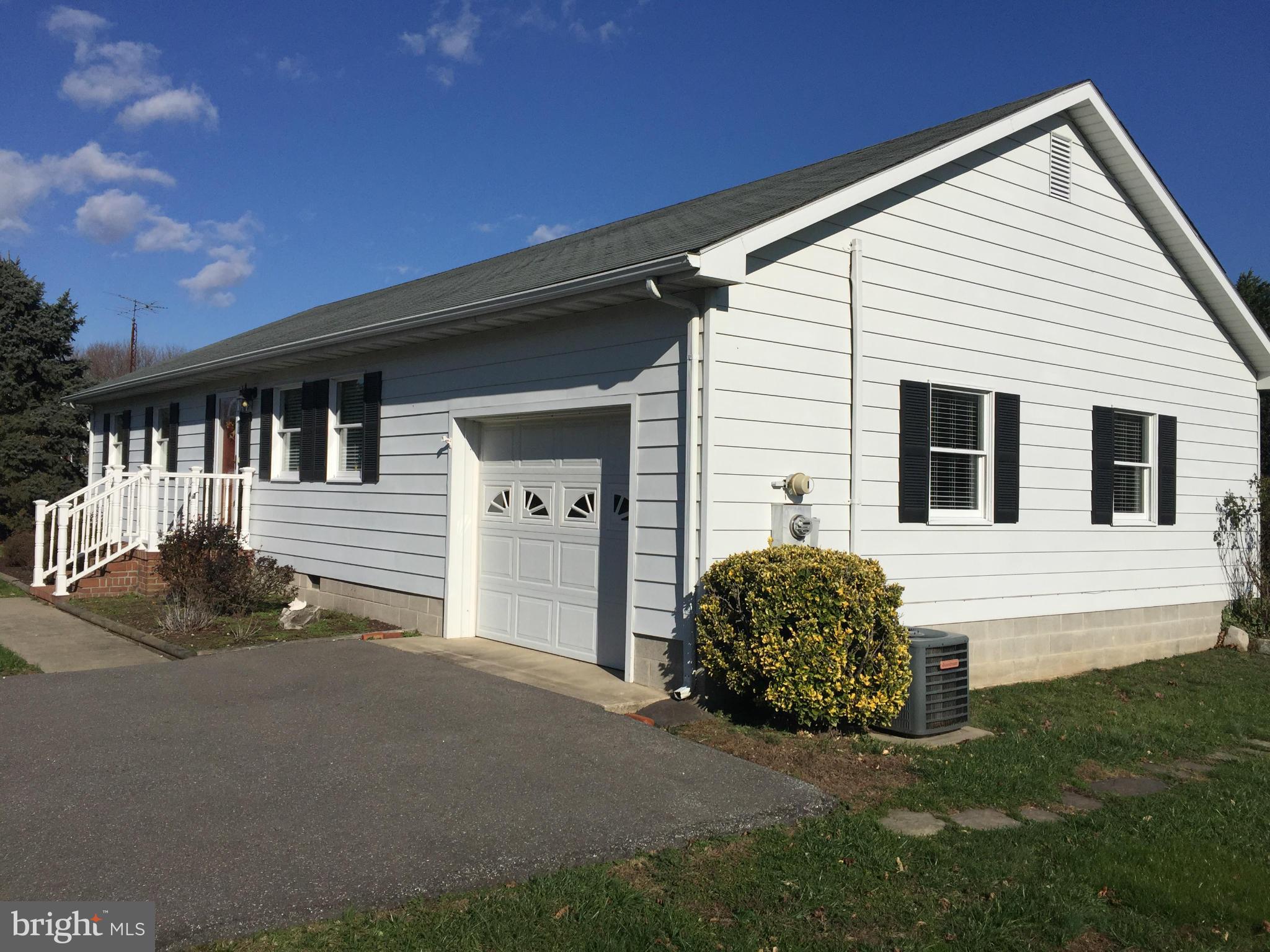 TUCKAHOE SPRINGS - Residential