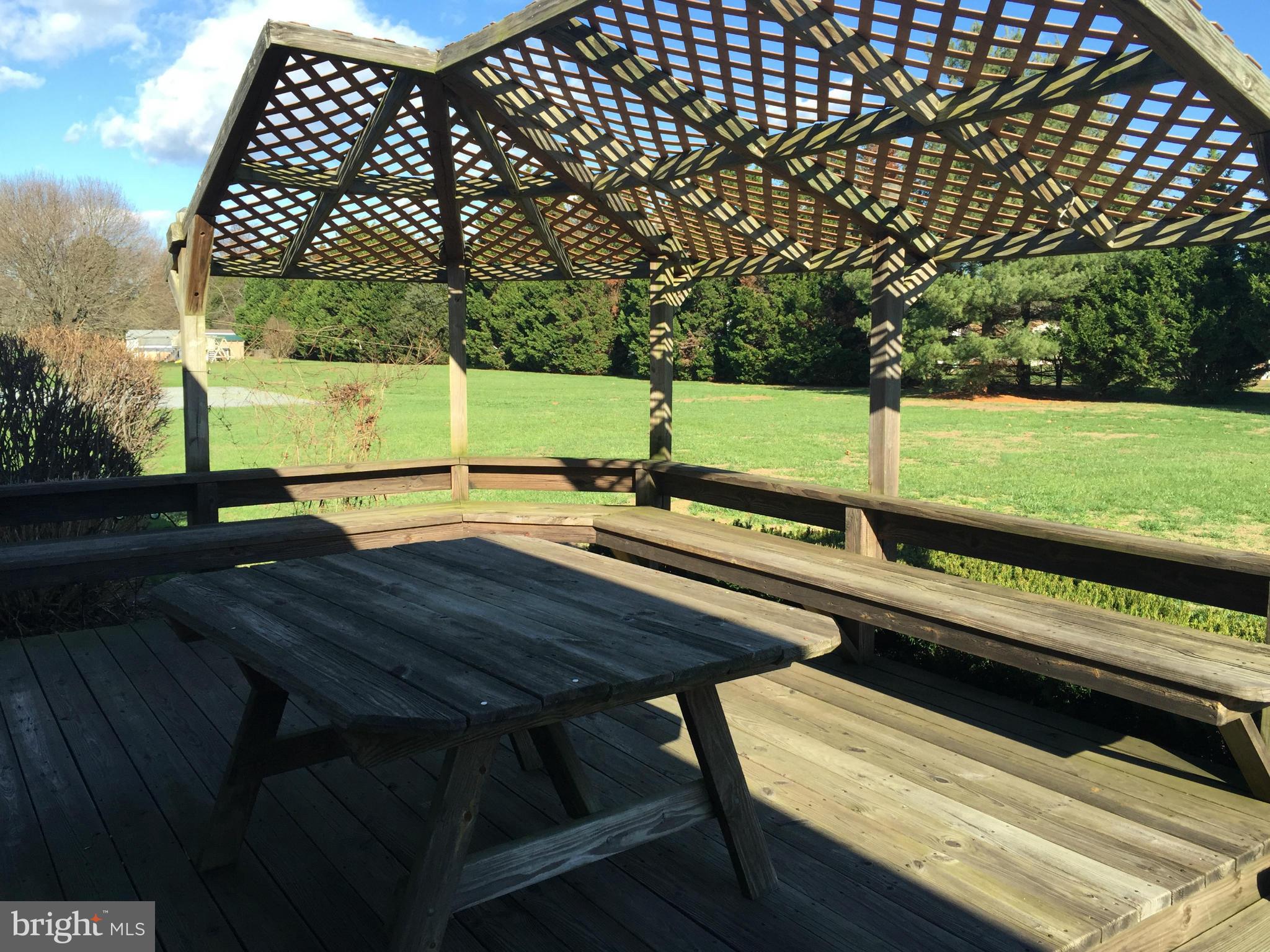 TUCKAHOE SPRINGS - Residential