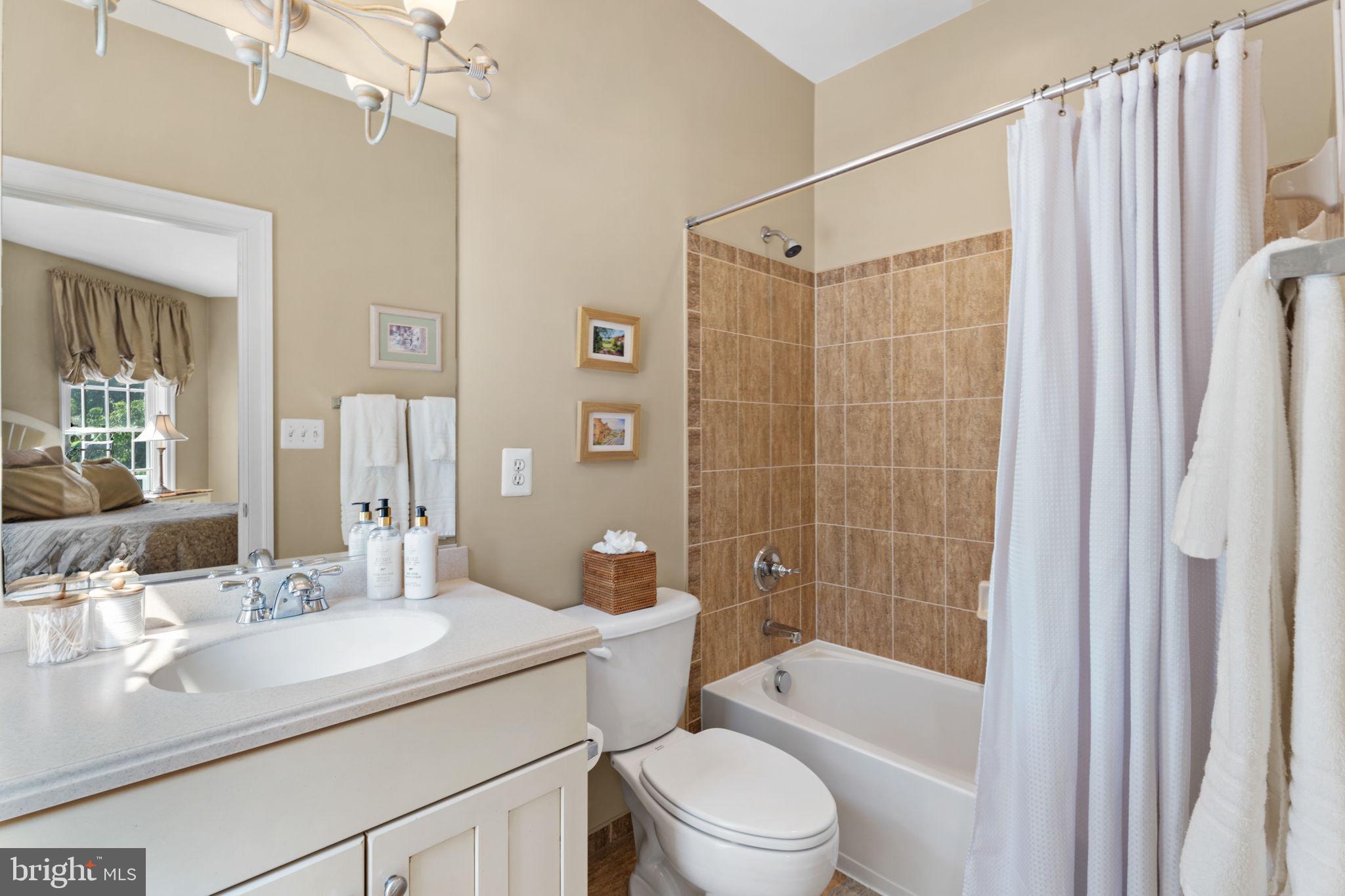 BROADLANDS SOUTH - Residential