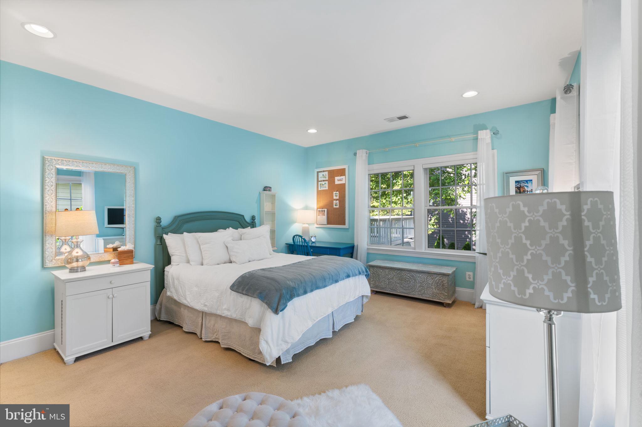 BROADLANDS SOUTH - Residential