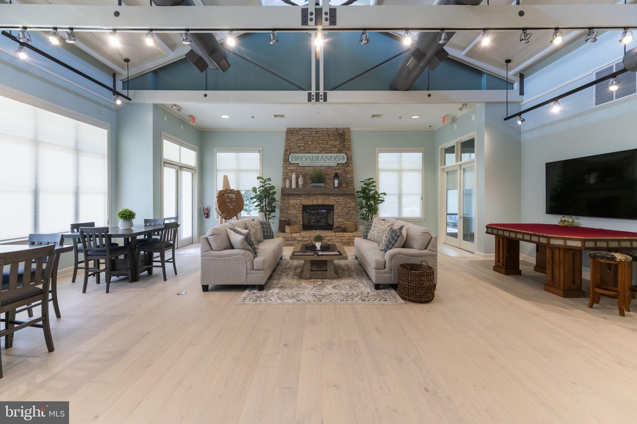 BROADLANDS SOUTH - Residential