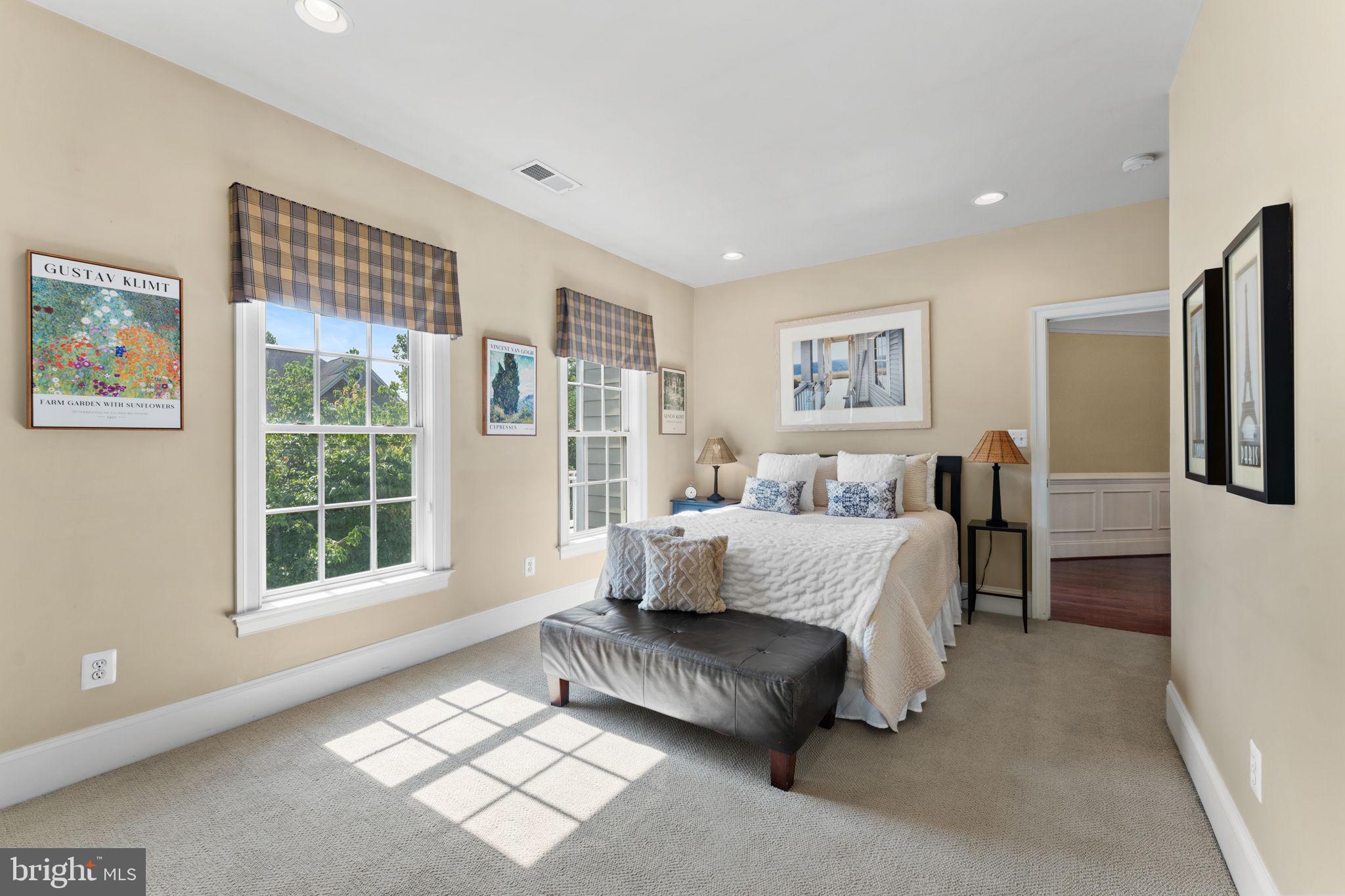 BROADLANDS SOUTH - Residential