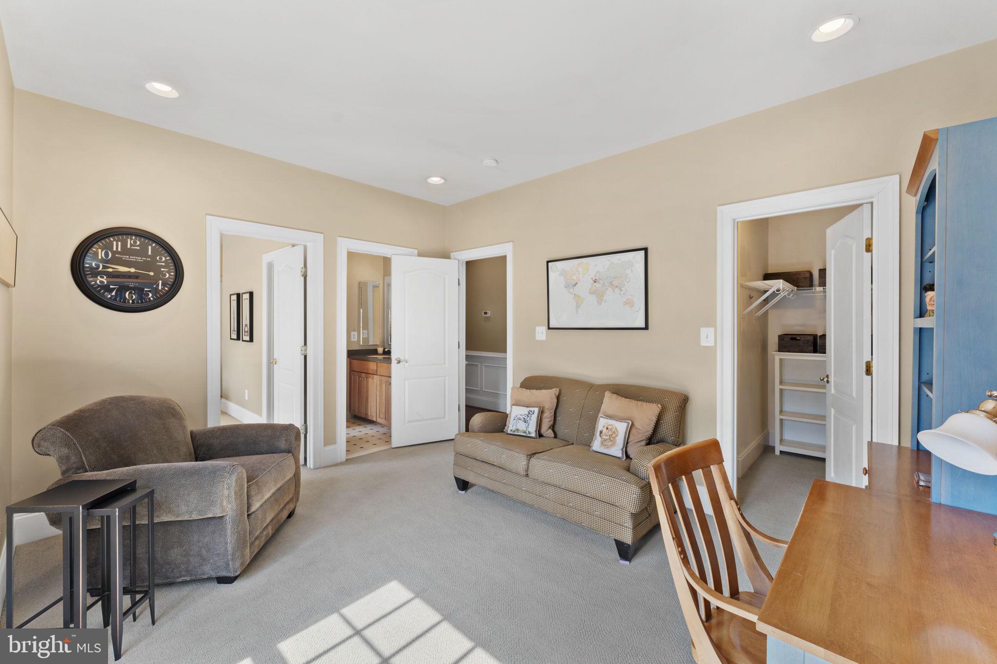 BROADLANDS SOUTH - Residential