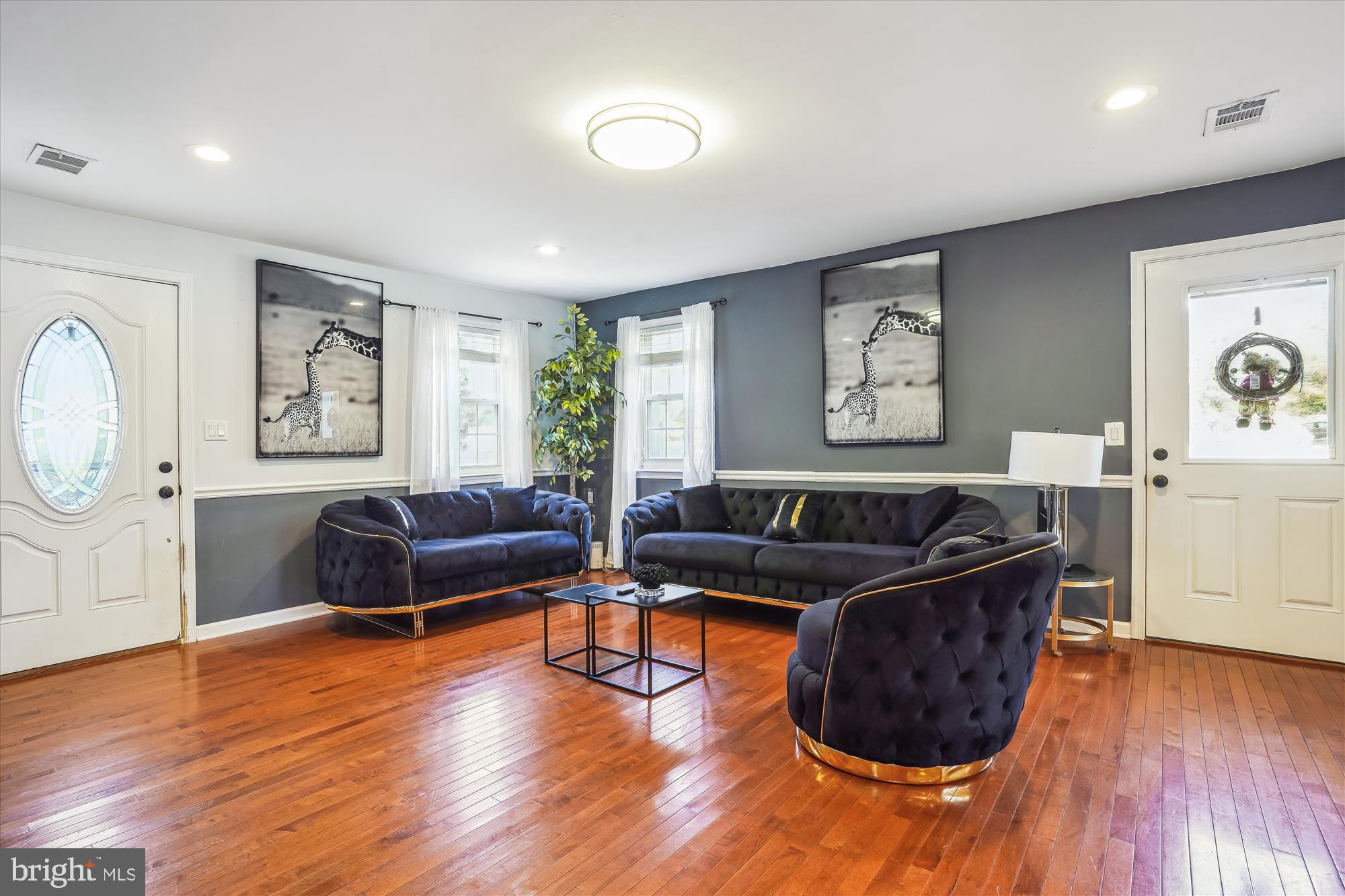 WARBURTON MANOR - Residential