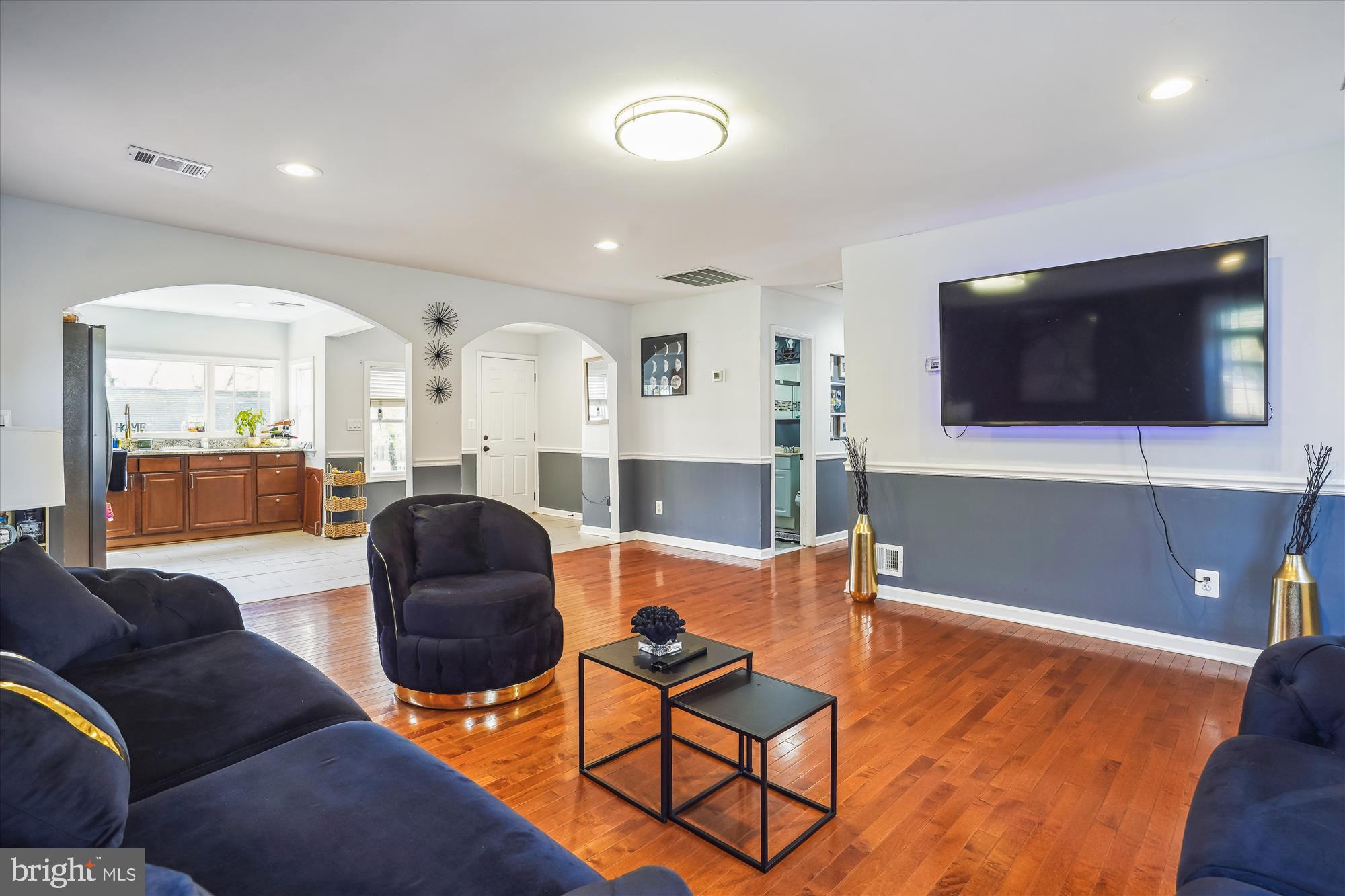 WARBURTON MANOR - Residential