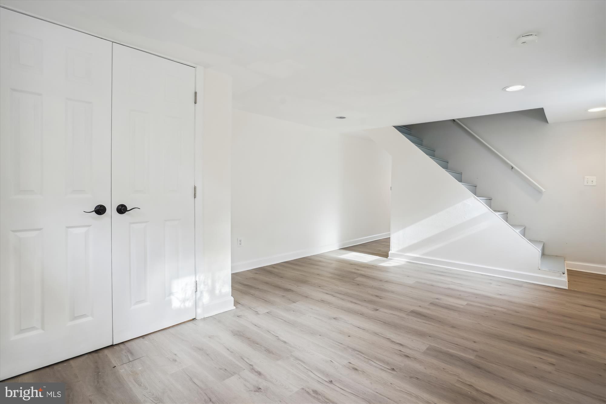 WARBURTON MANOR - Residential