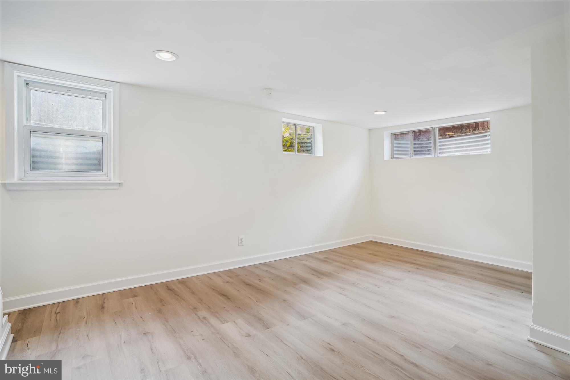 WARBURTON MANOR - Residential