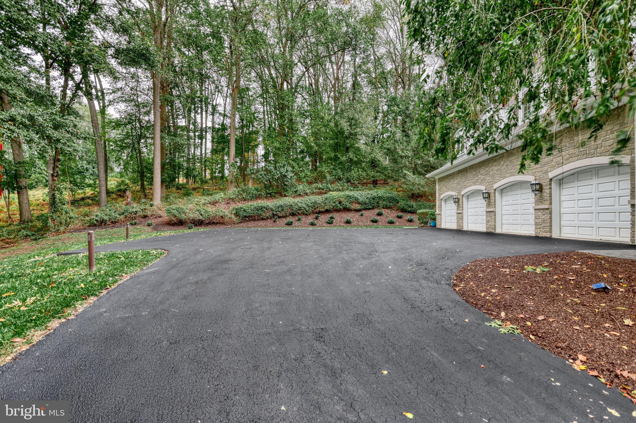 THE OAKS - Residential