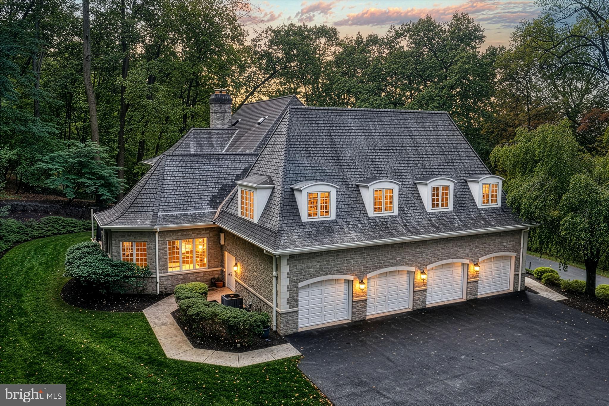 THE OAKS - Residential