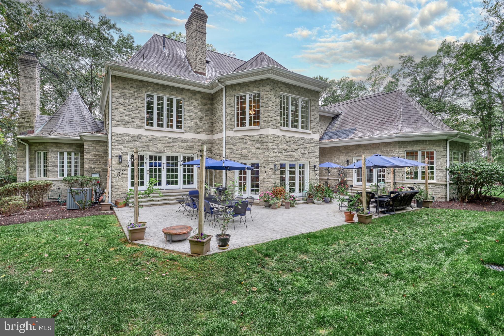 THE OAKS - Residential