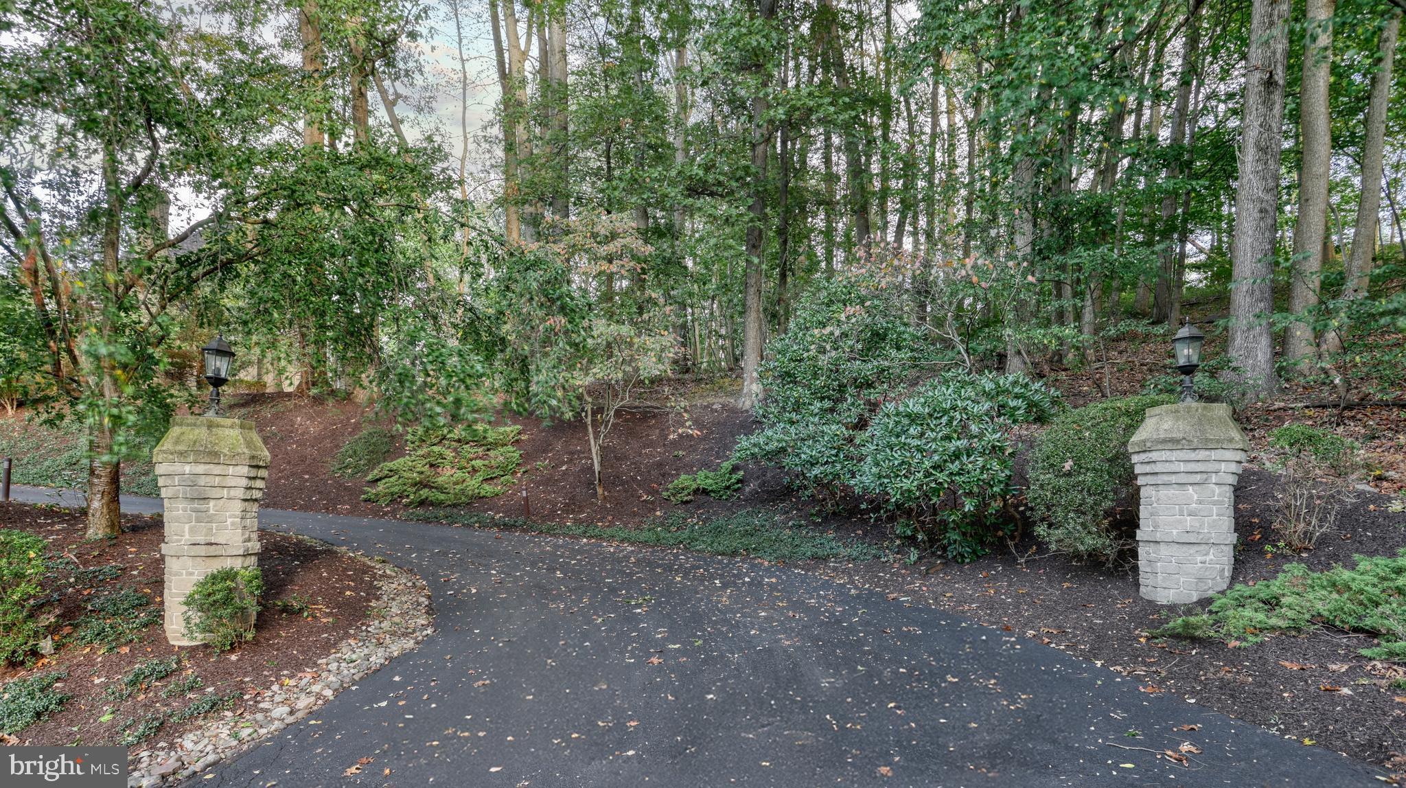 THE OAKS - Residential