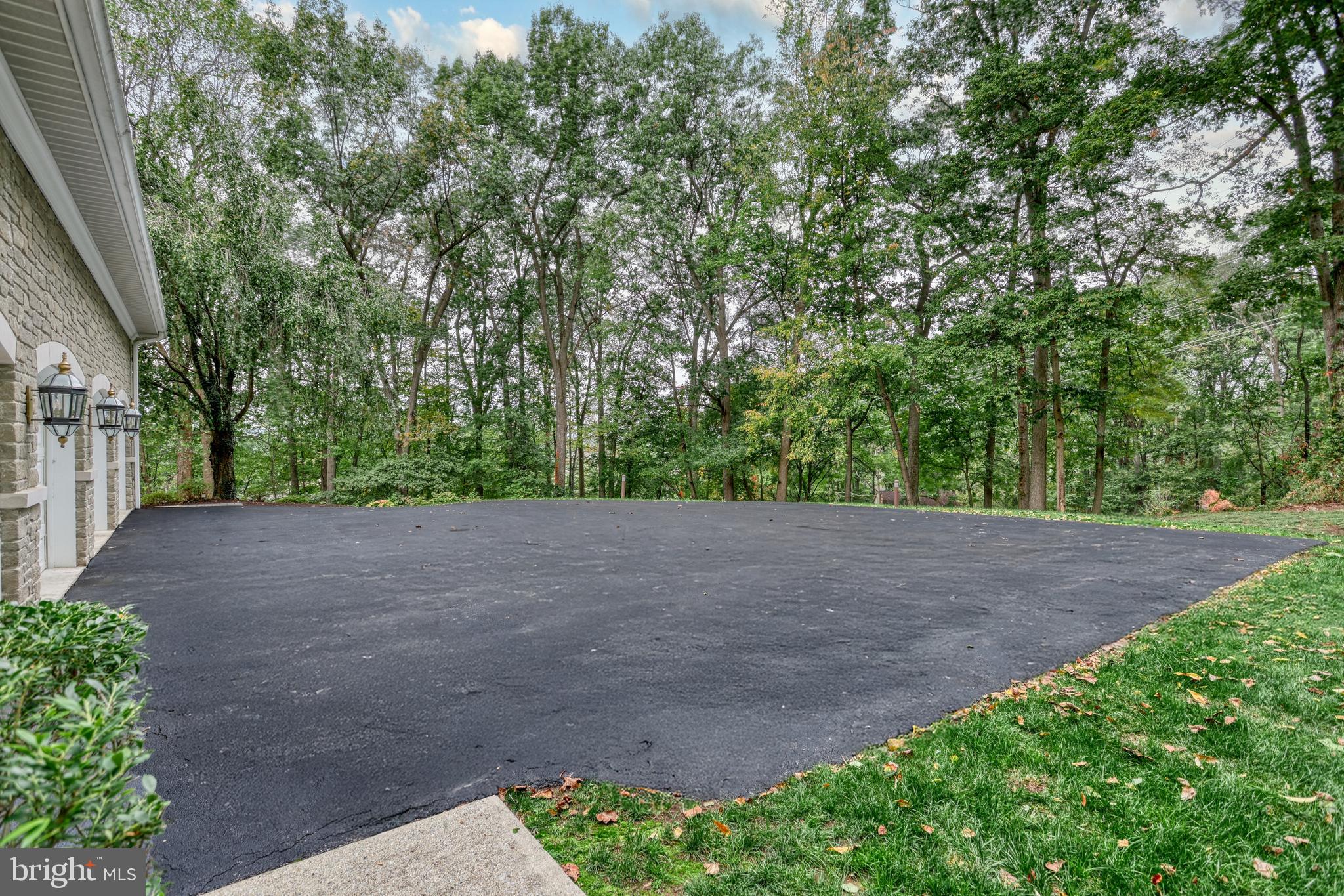 THE OAKS - Residential