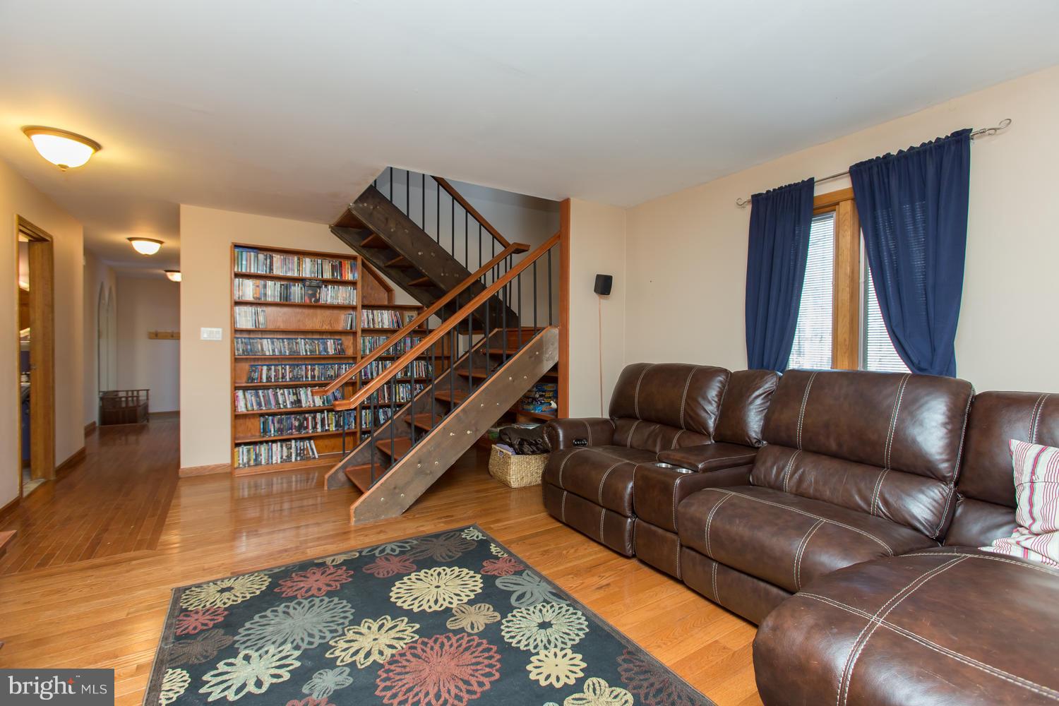 HILLCREST - Residential