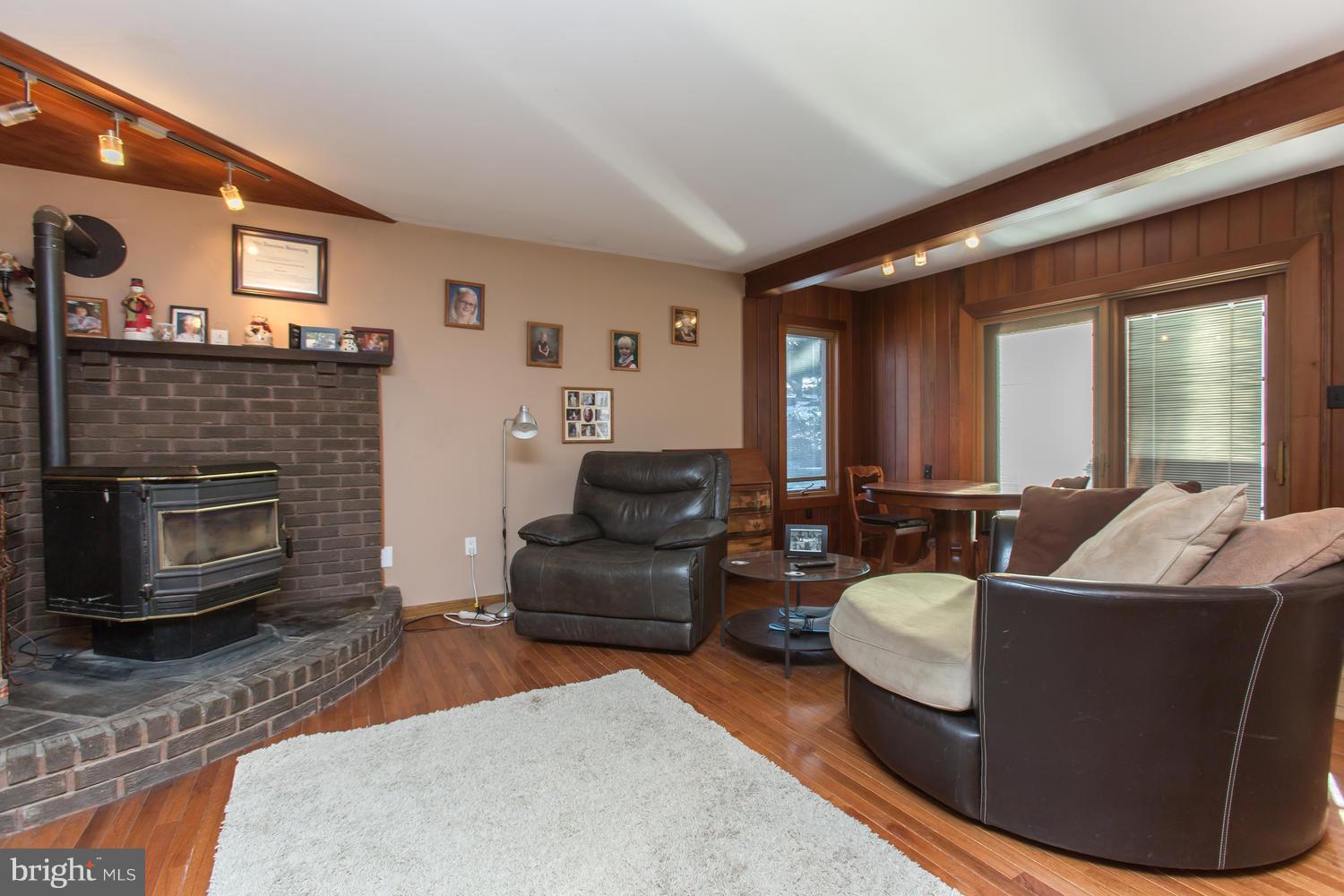 HILLCREST - Residential