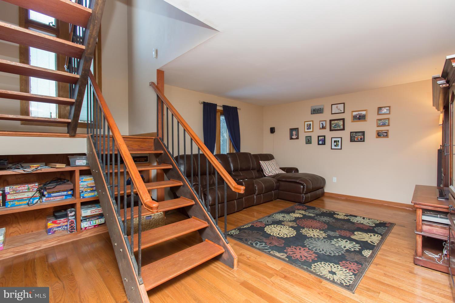 HILLCREST - Residential