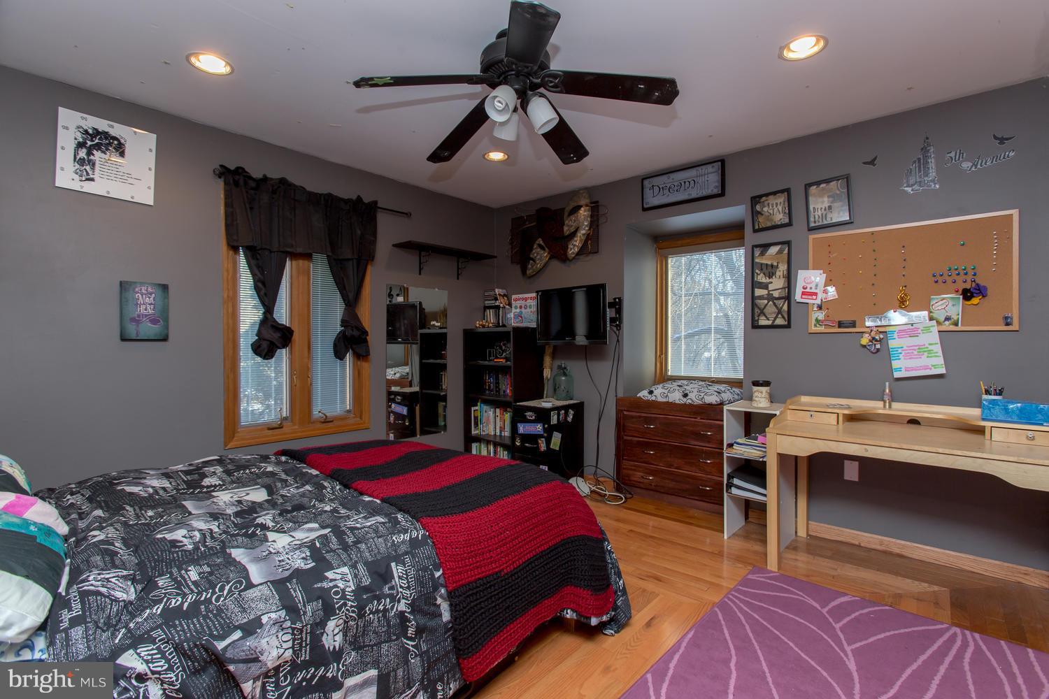 HILLCREST - Residential