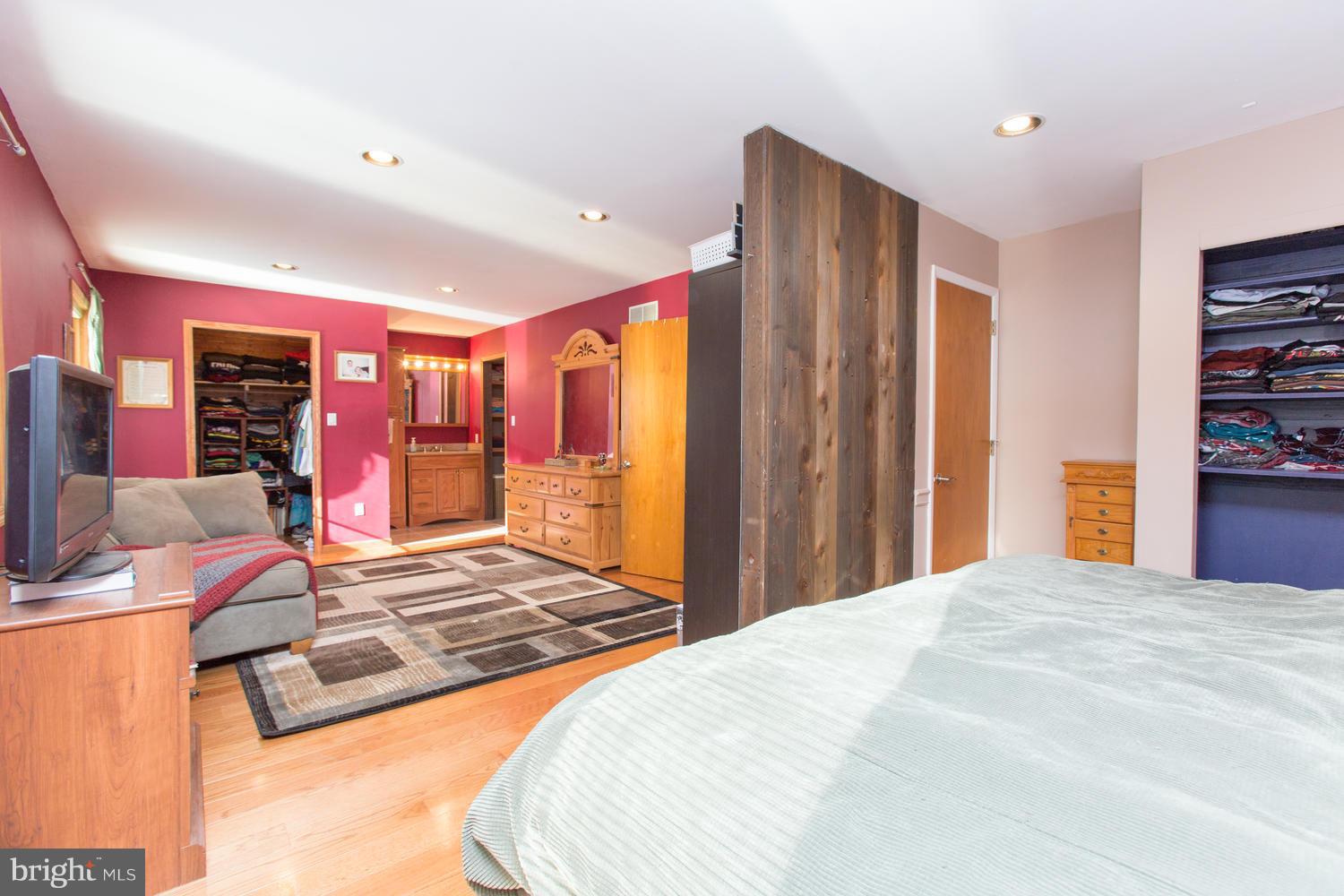 HILLCREST - Residential