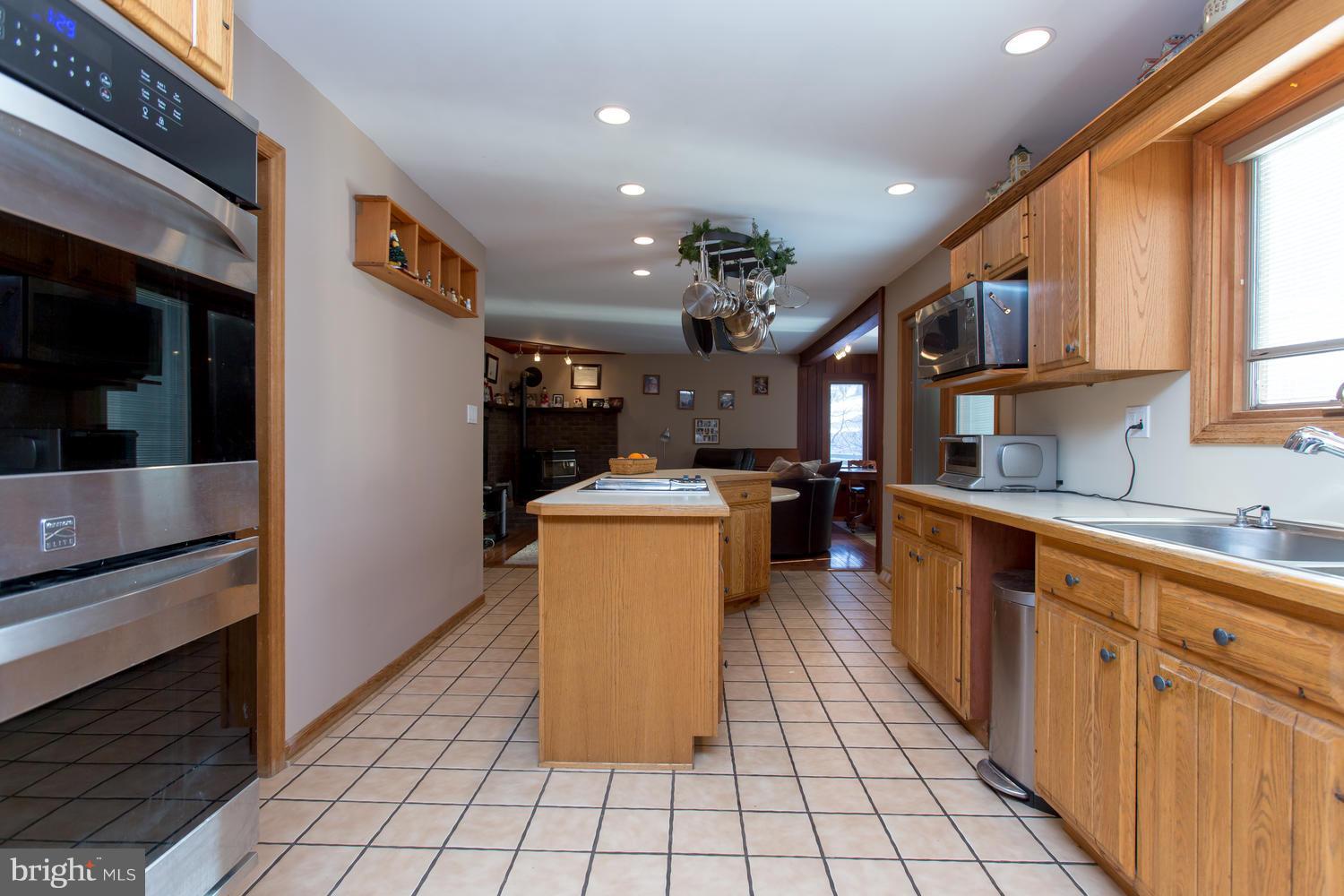 HILLCREST - Residential