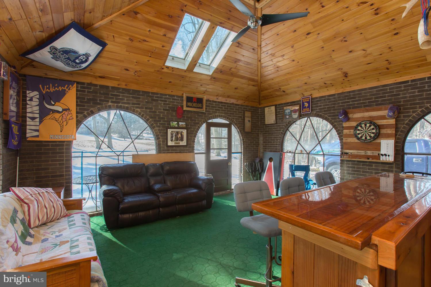 HILLCREST - Residential