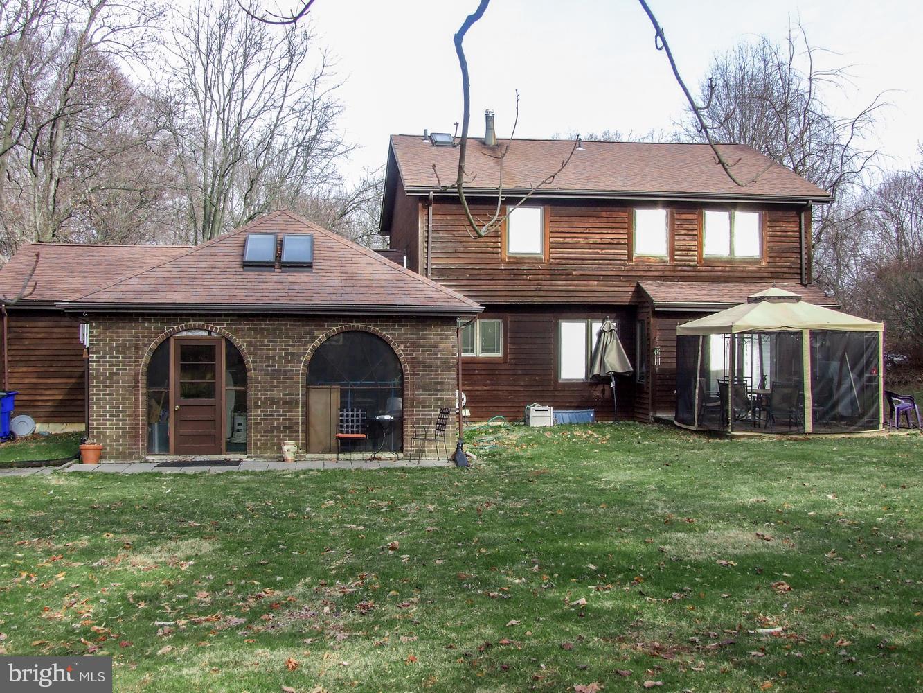 HILLCREST - Residential