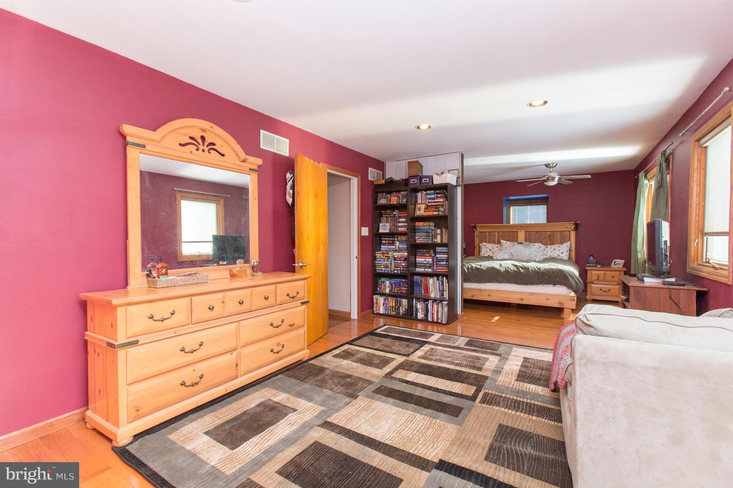 HILLCREST - Residential