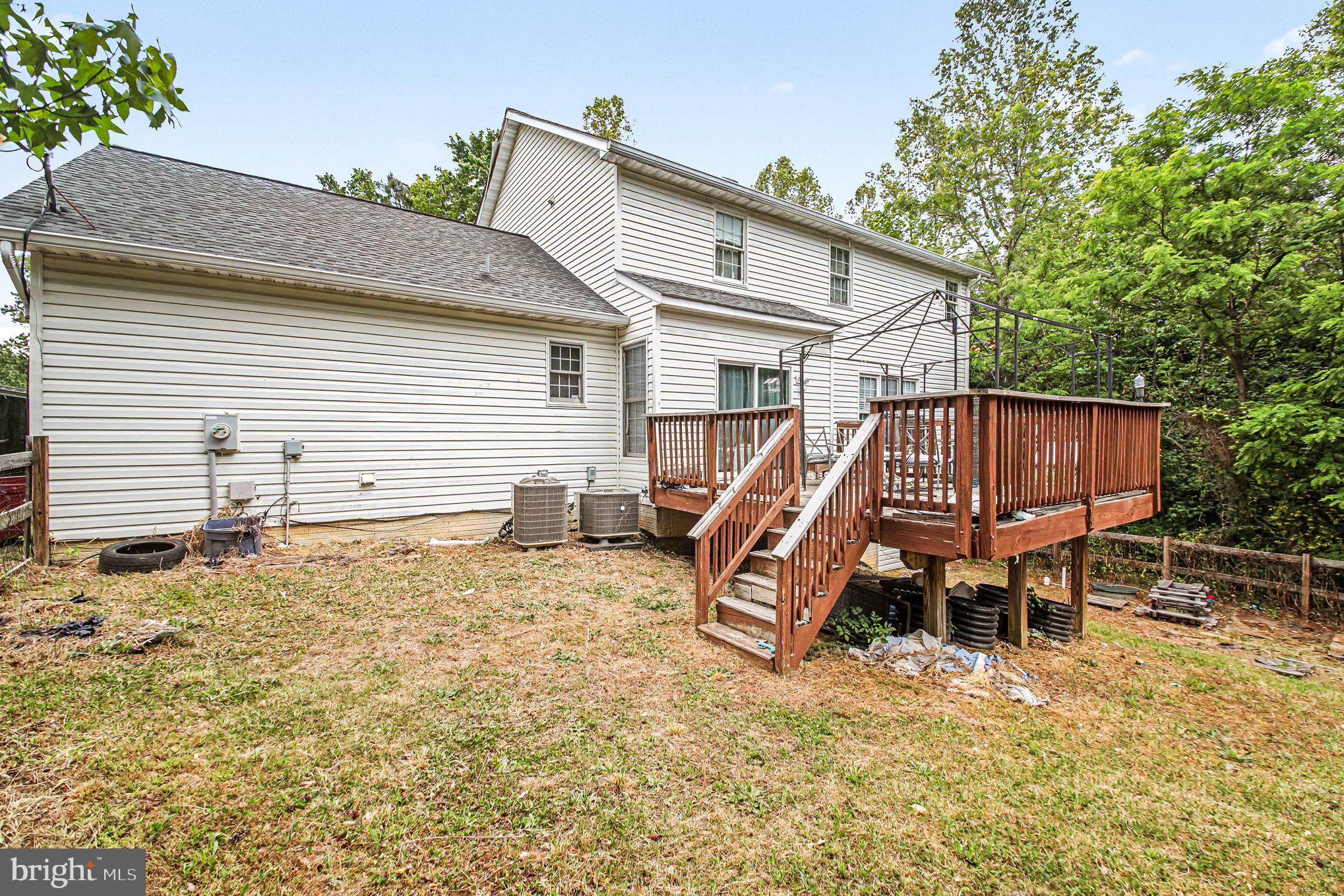 PRESIDENTIAL LAKES - Residential