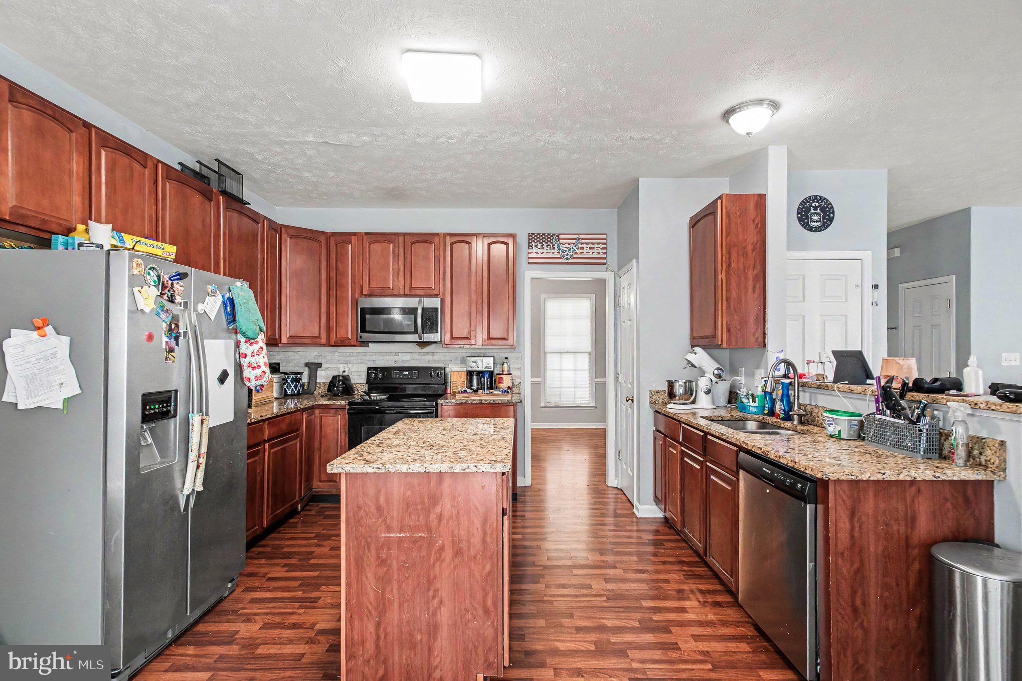 PRESIDENTIAL LAKES - Residential