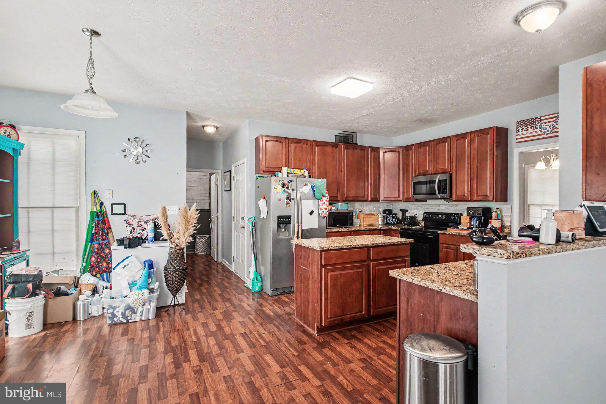 PRESIDENTIAL LAKES - Residential