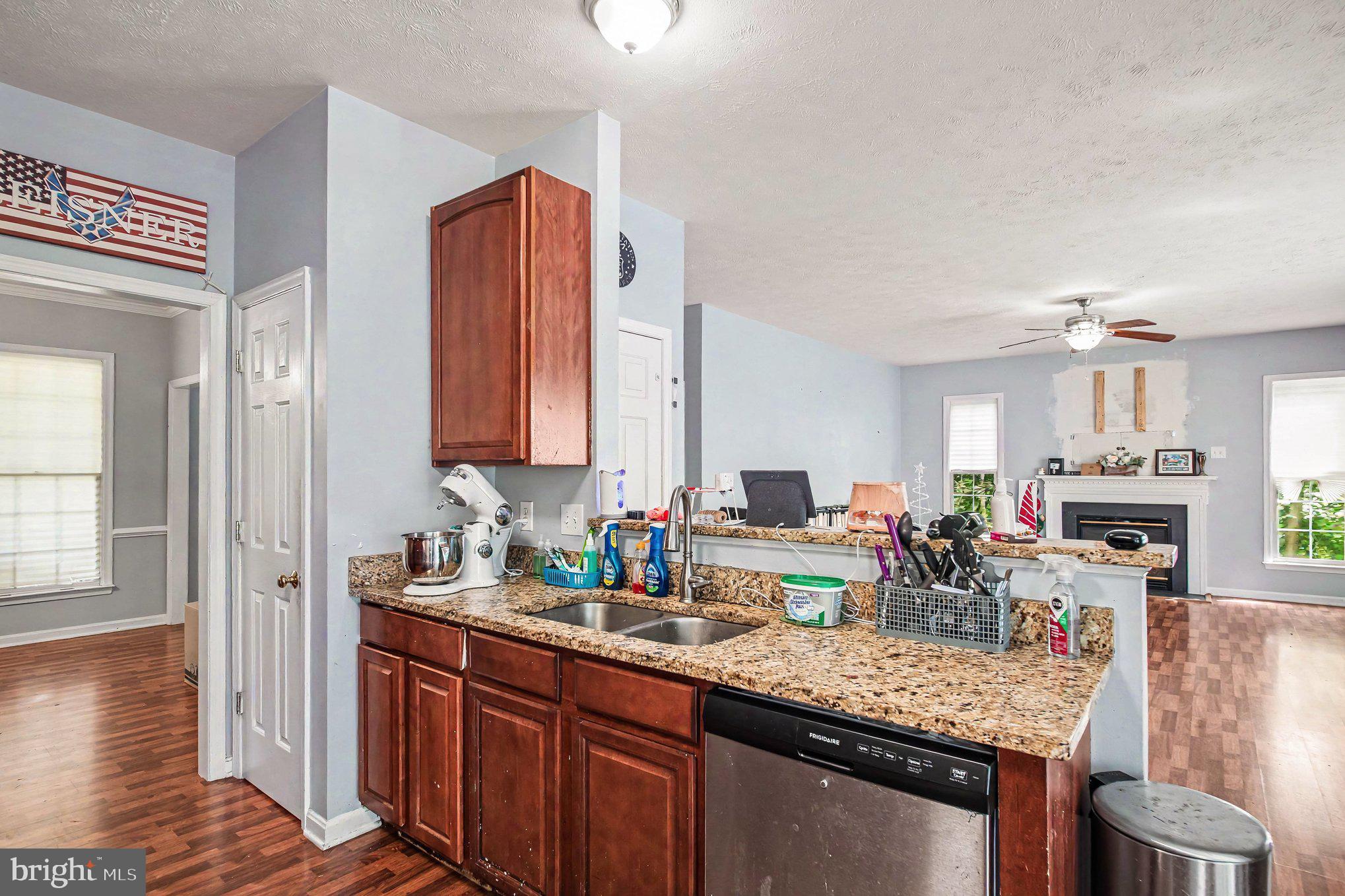 PRESIDENTIAL LAKES - Residential